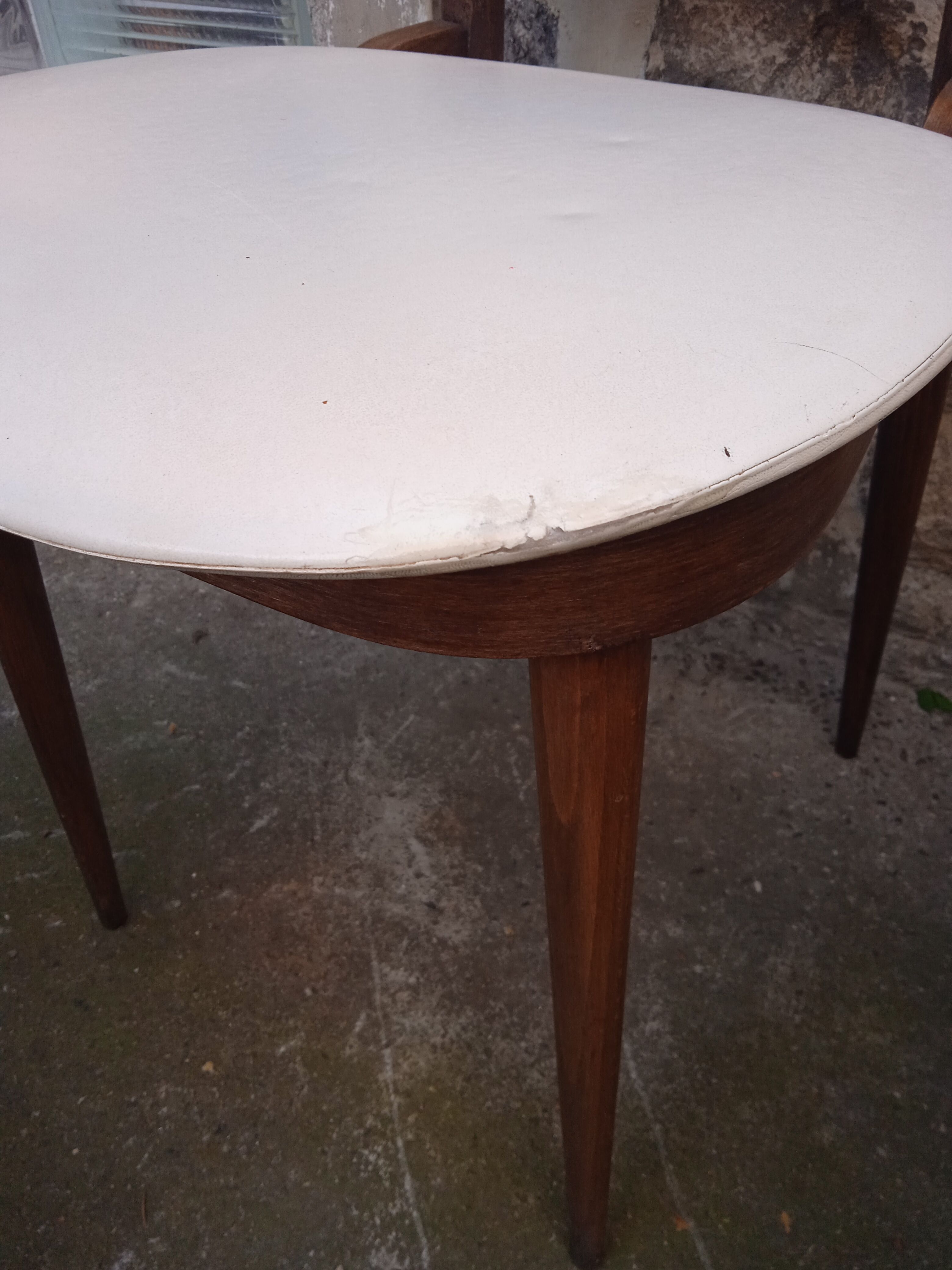 Lot 4 chairs Pegase Baumann vintage