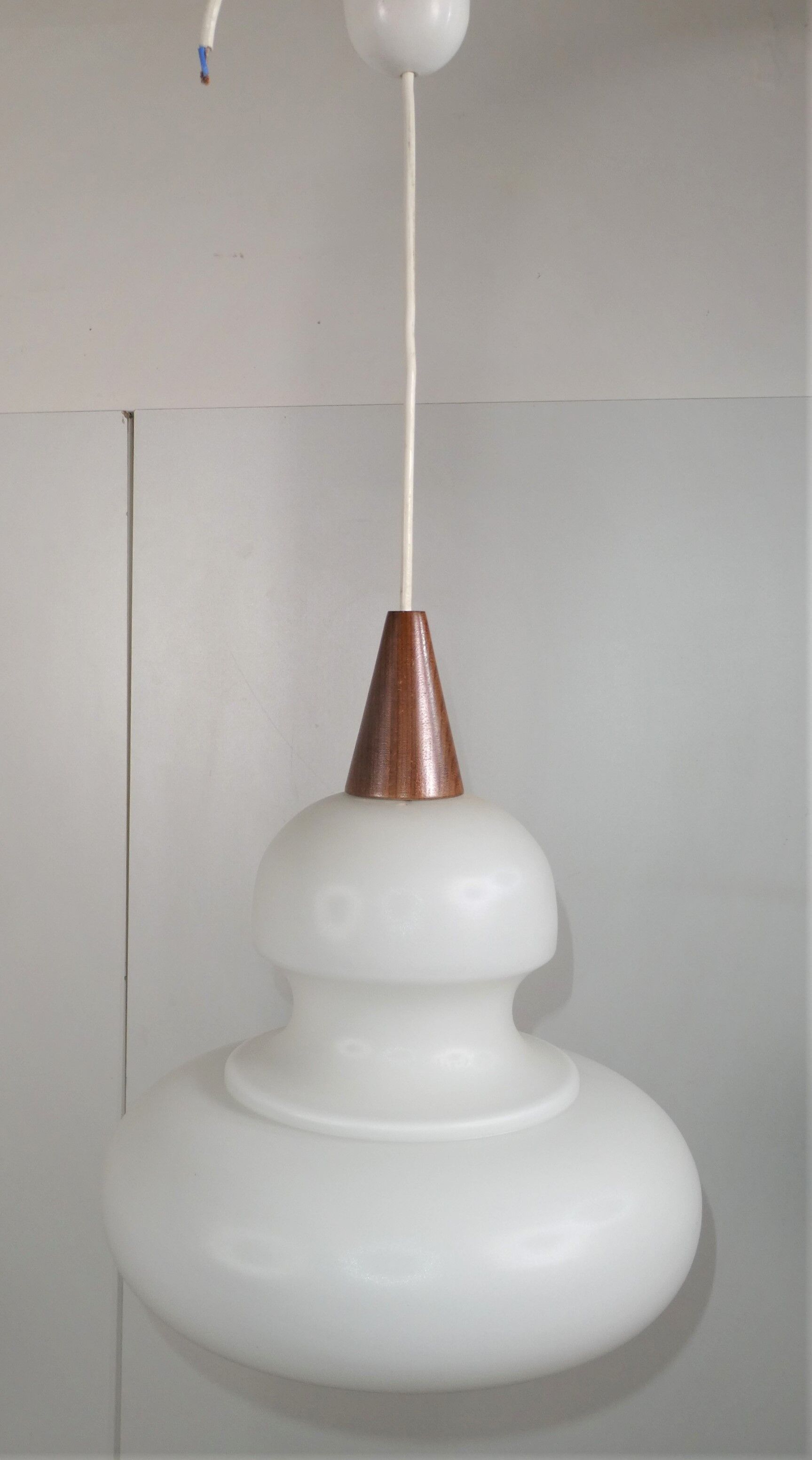 Scandinavian hanging lamp opaline