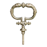 "Fish" handle