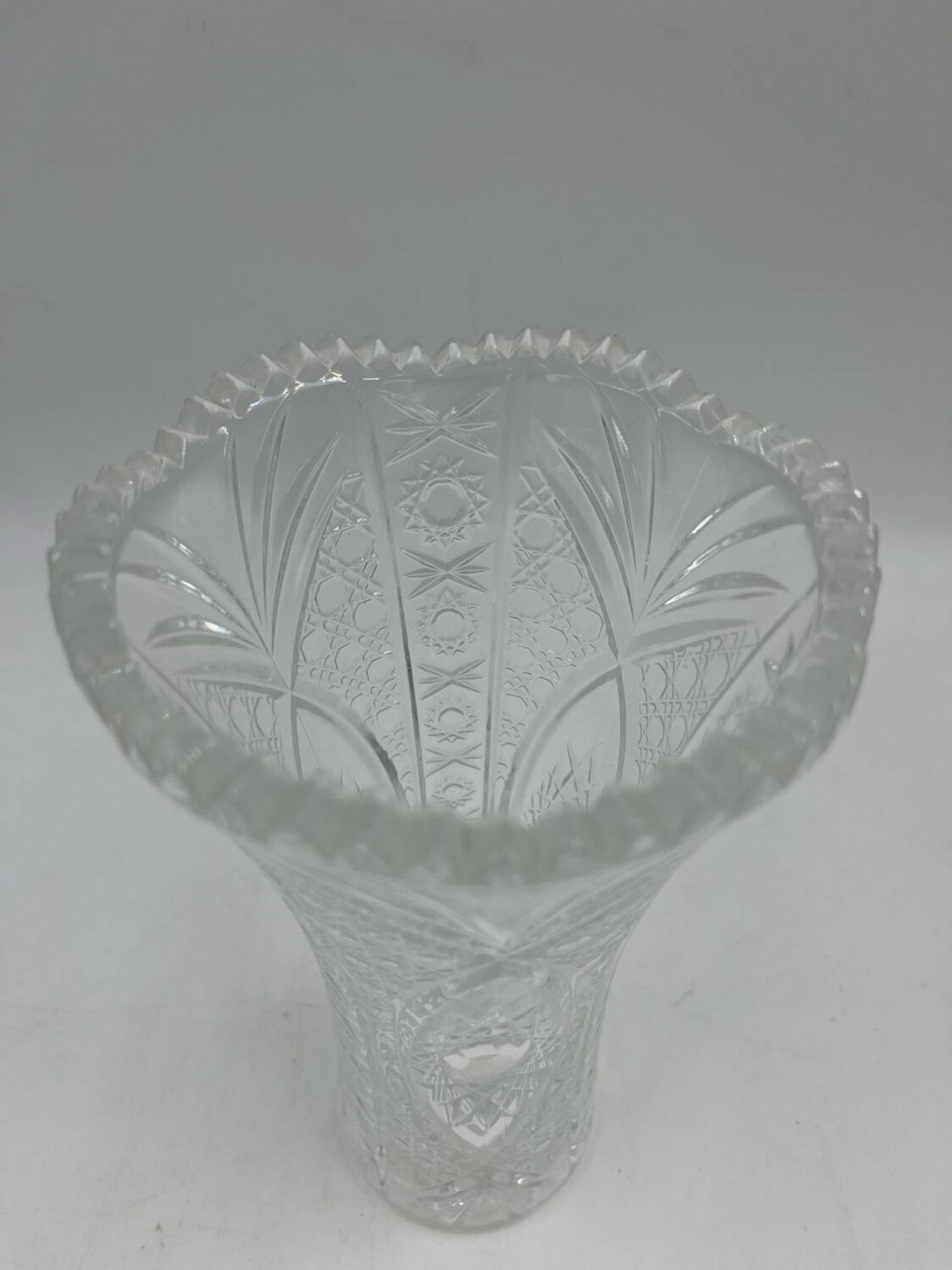 Grand vase Cristal de Bohème taillé