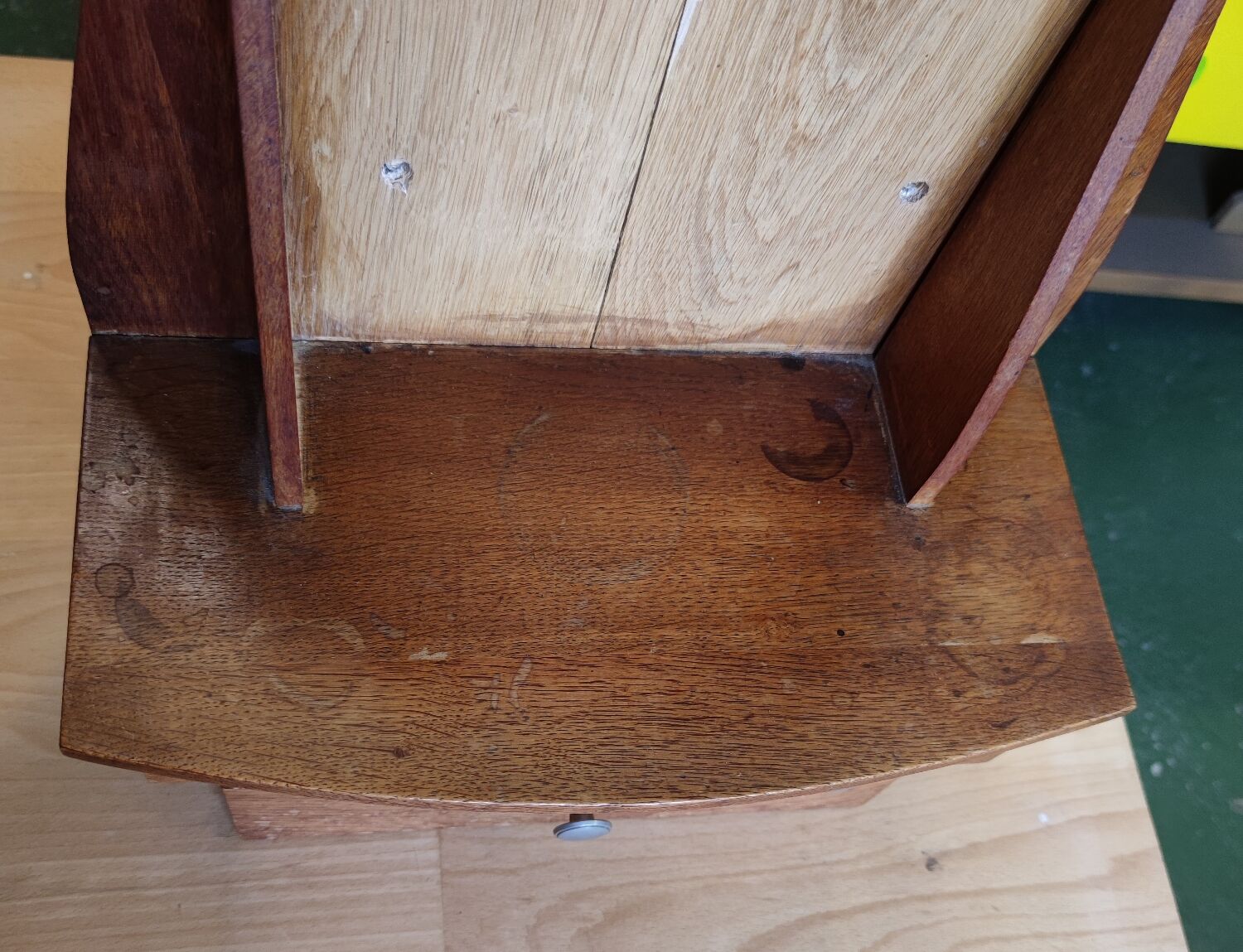 Wall dressing table with drawers