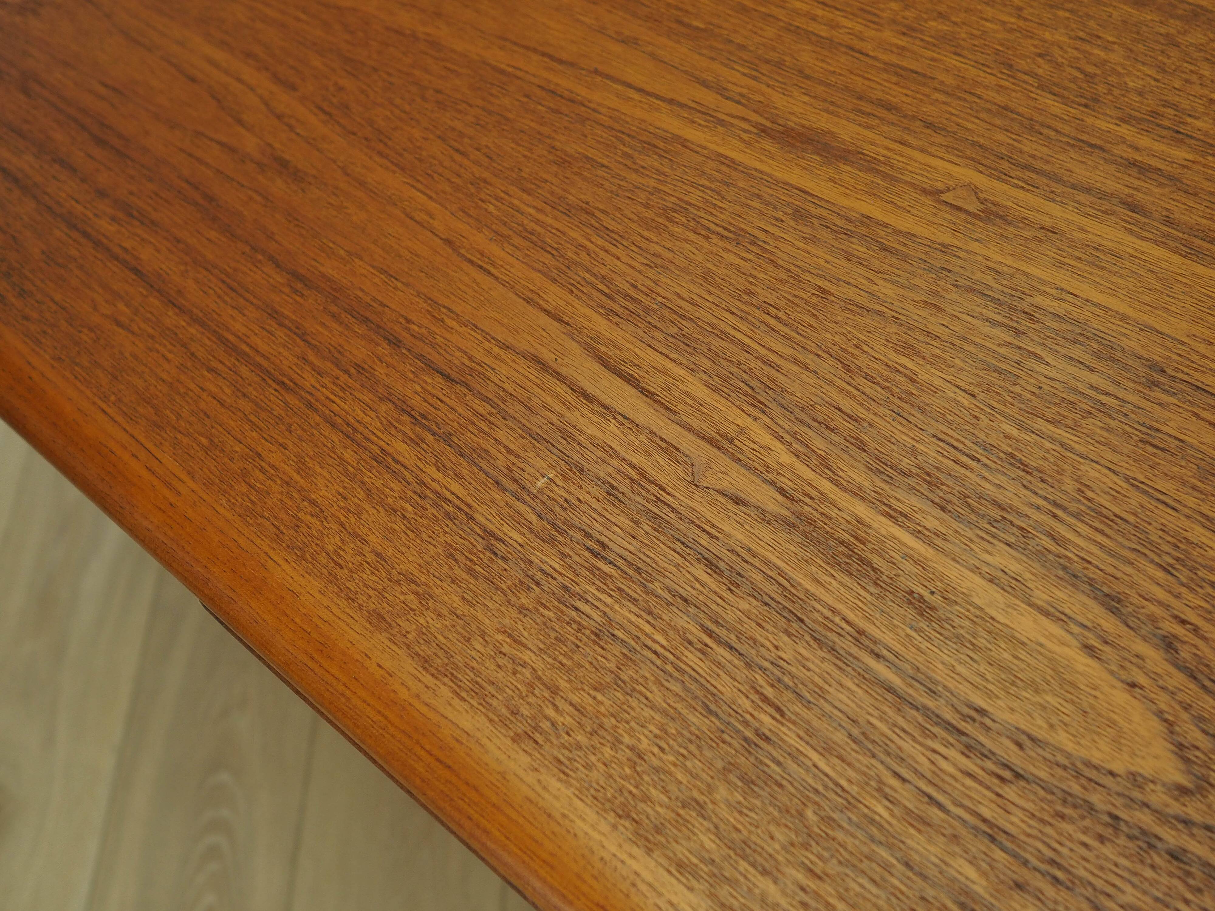 Table en teck, design danois, années 1970, fabriquée au Danemark