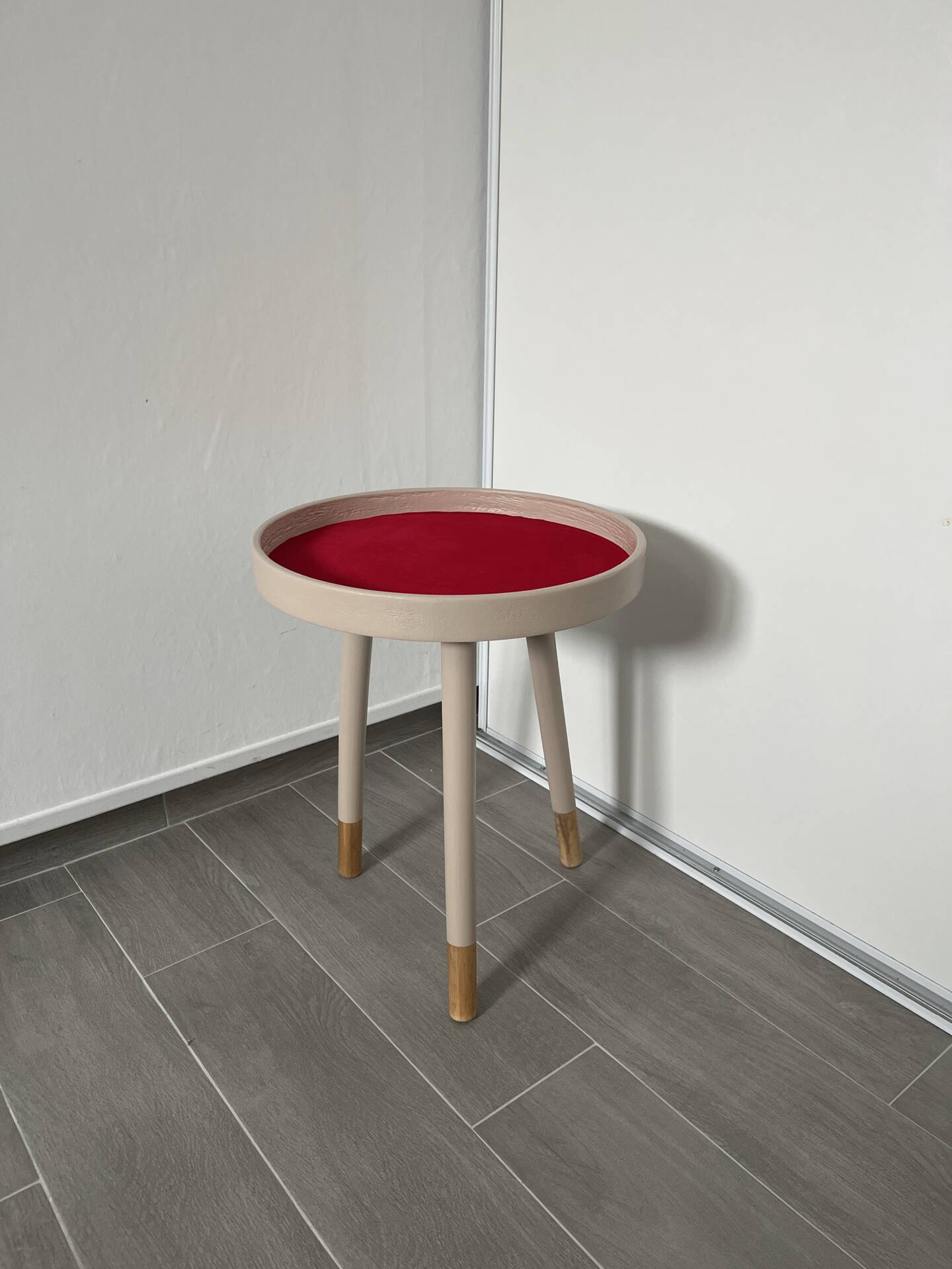Side table / pedestal - Scandinavian style
