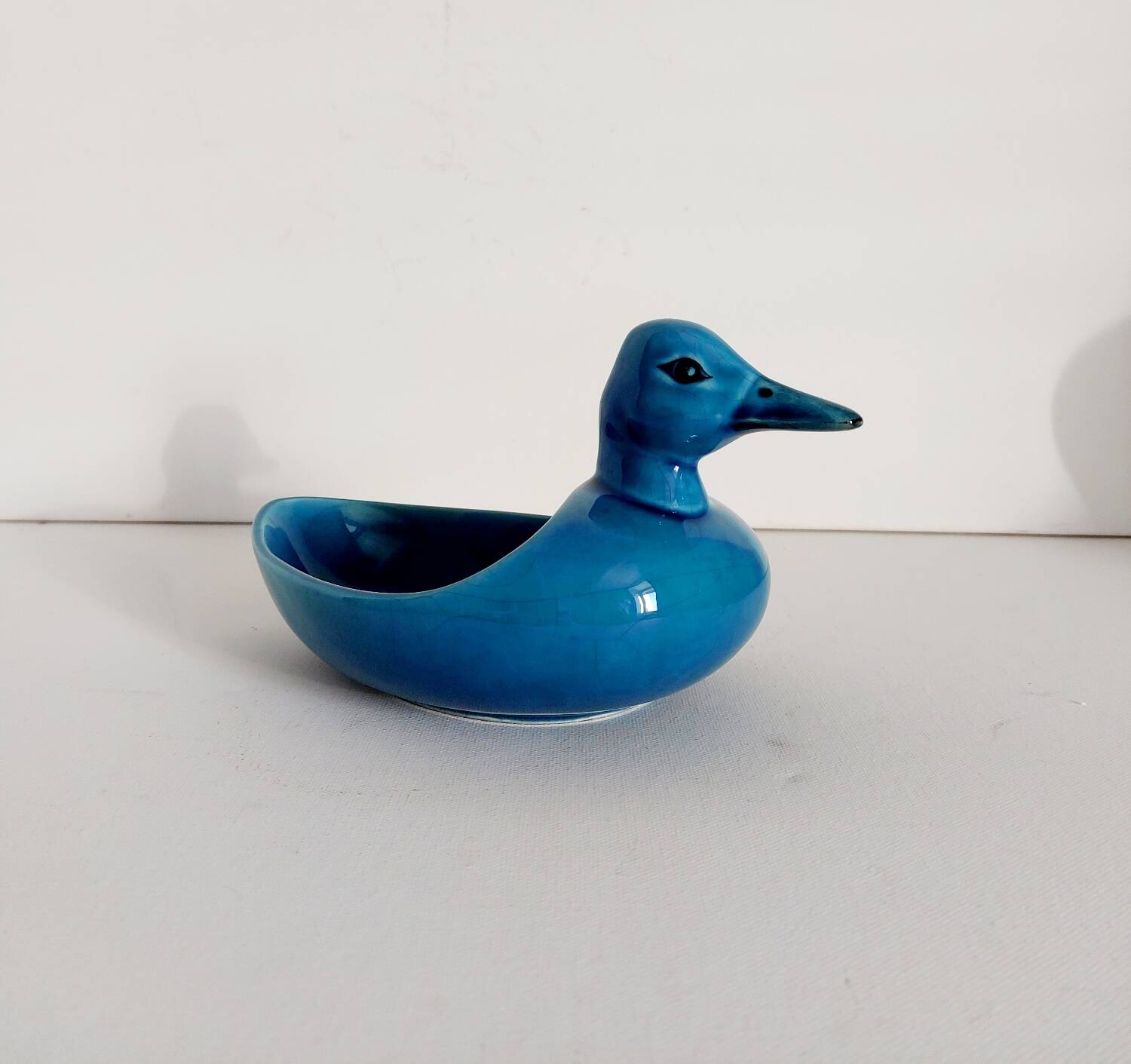 Empty ceramic duck pocket