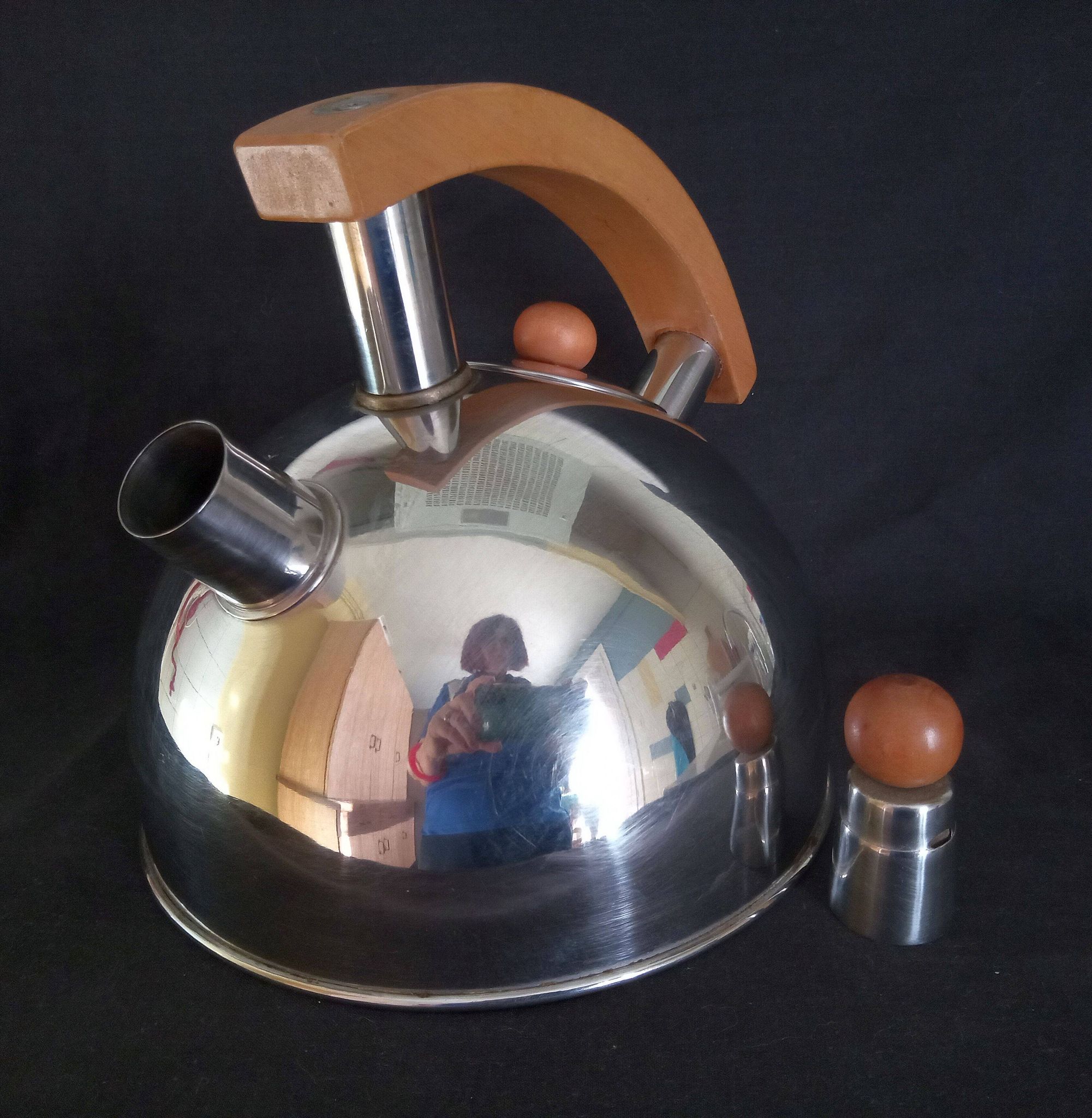 Art Deco manual kettle in stainless steel and wood, cap. 2L, 1930s