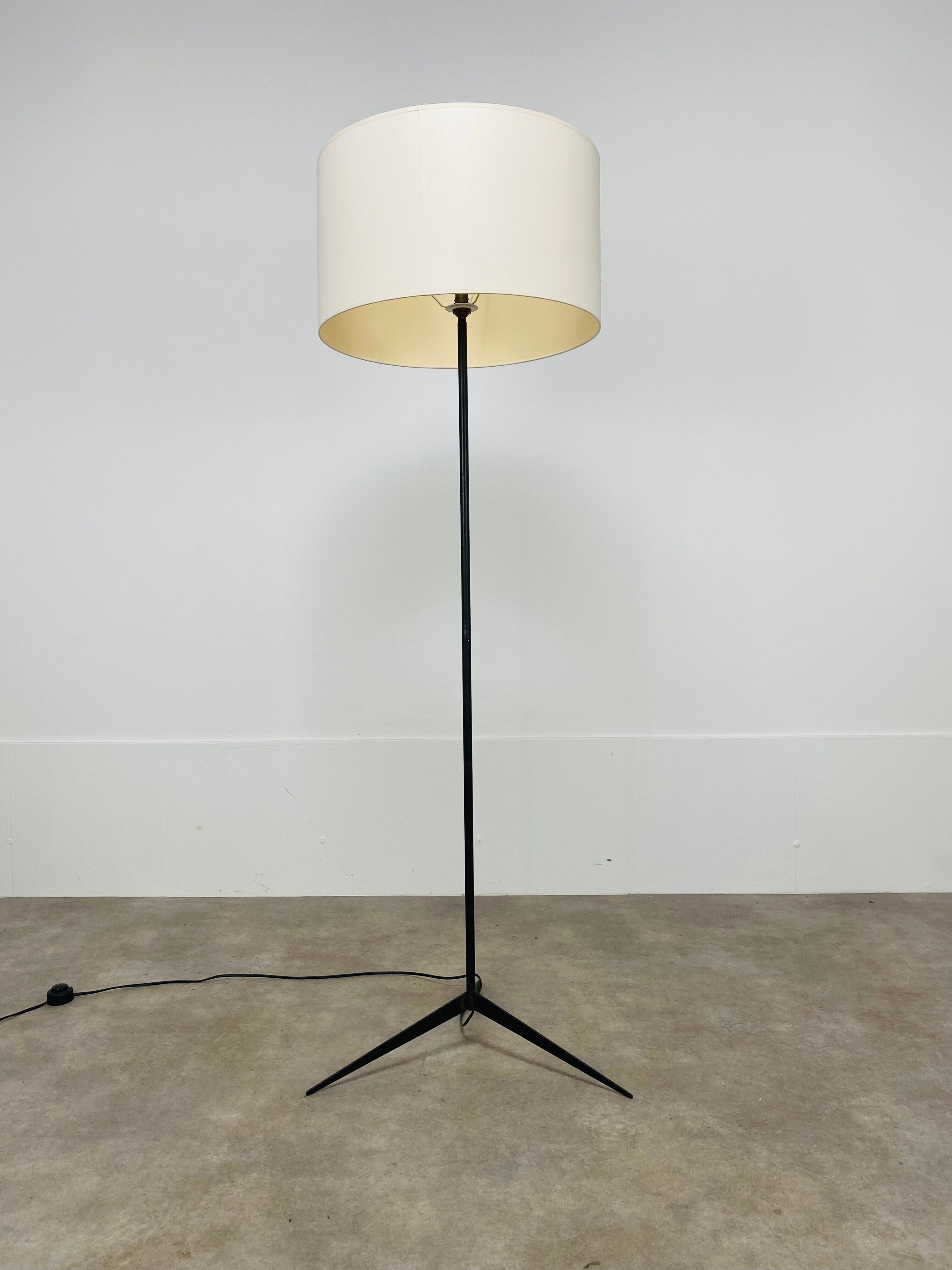 Tripod floor lamp 50s black metal