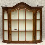 Display case to hang