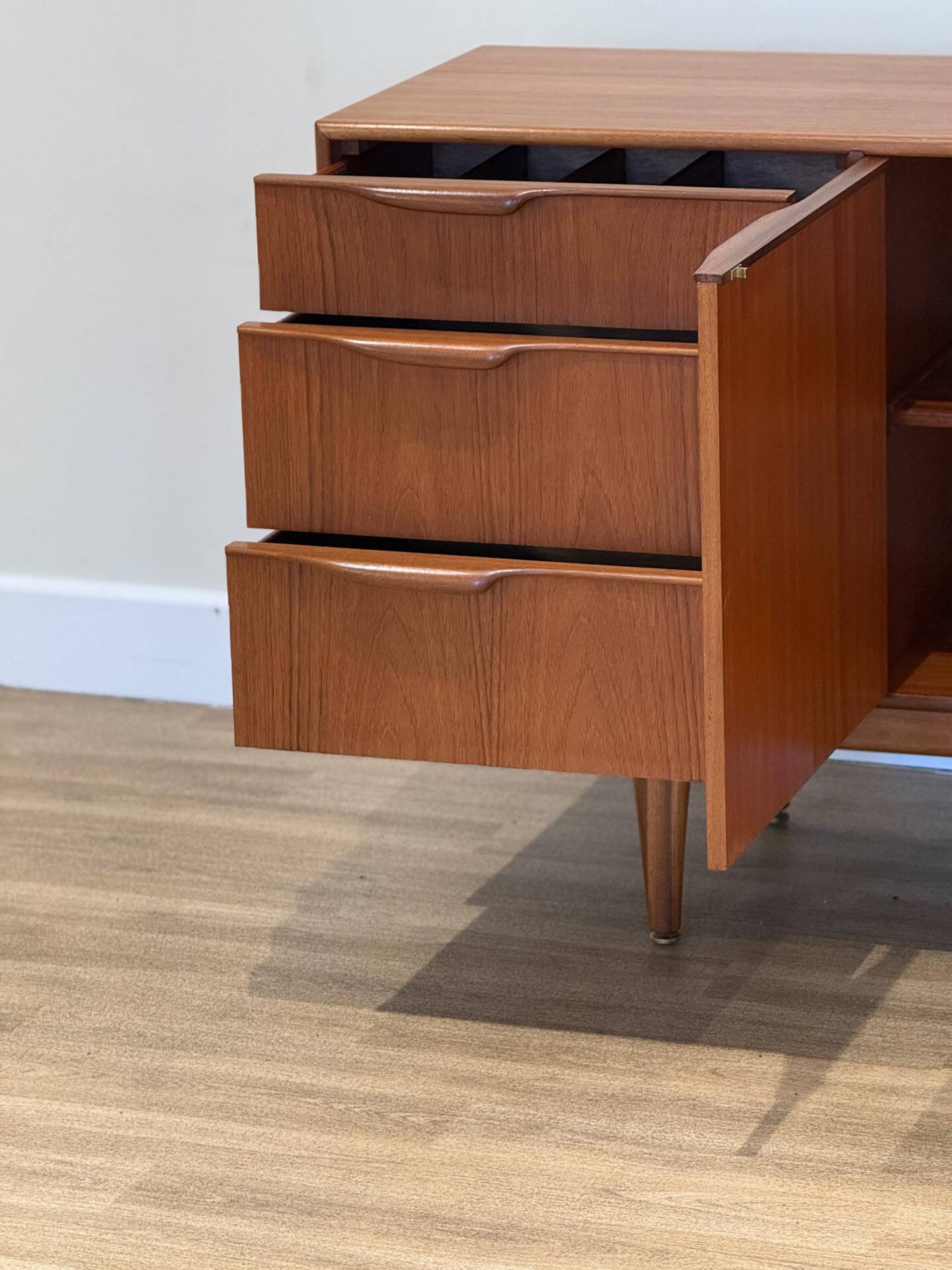 Small sideboard (Moy Collection by McIntosh)