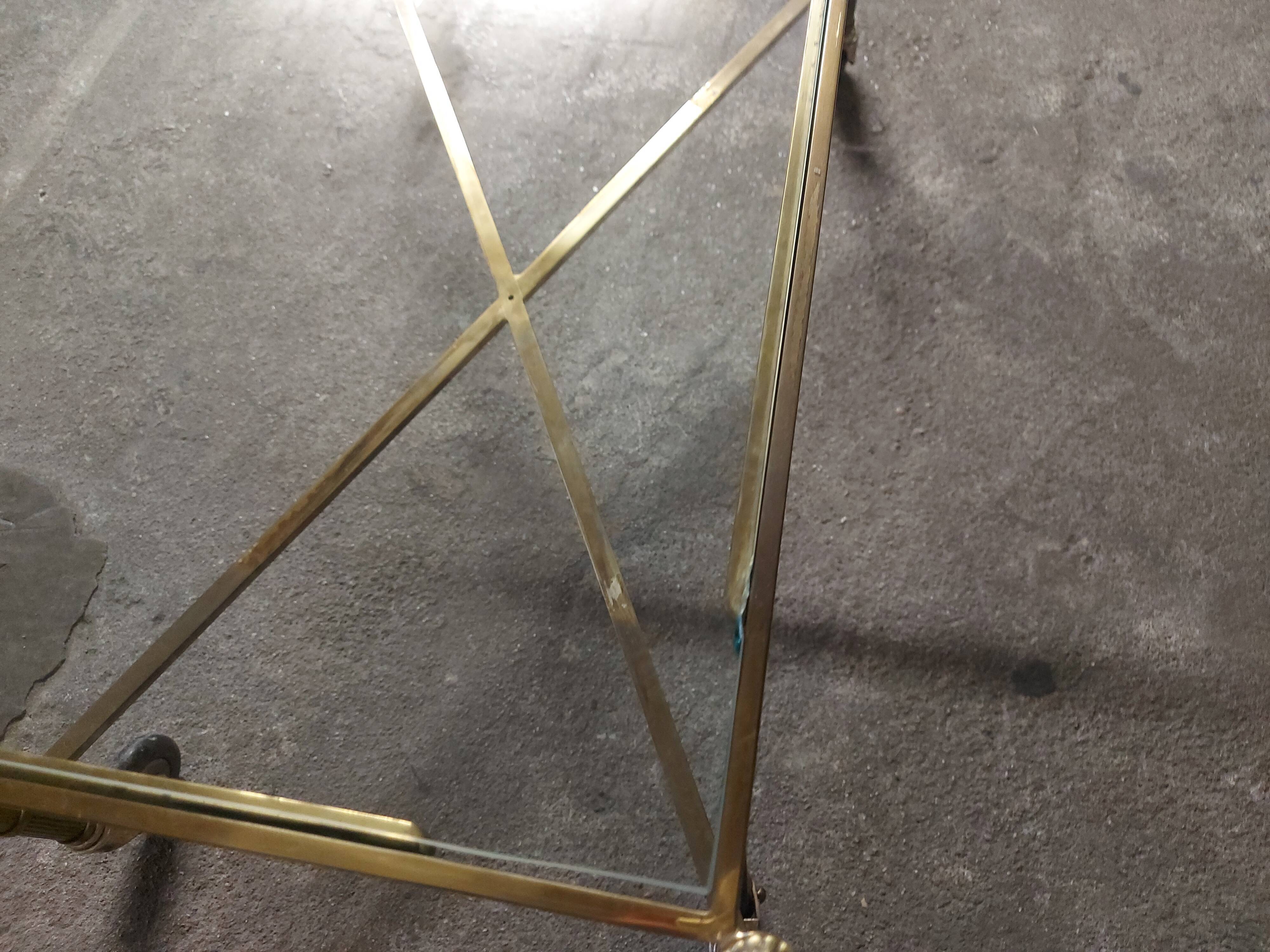 Table basse roulante en bronze doré vintage