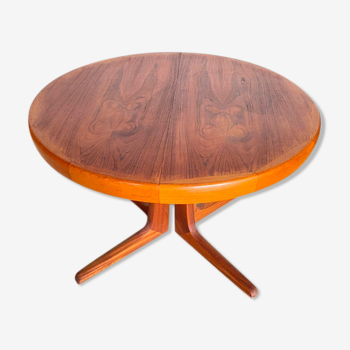 Scandinavian type extendable round table in vintage teak year 1960