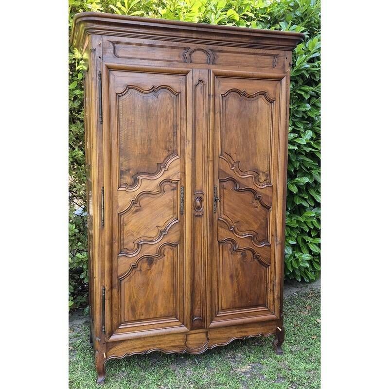 Louis XV wardrobe in blonde walnut from the 19th century, antique.