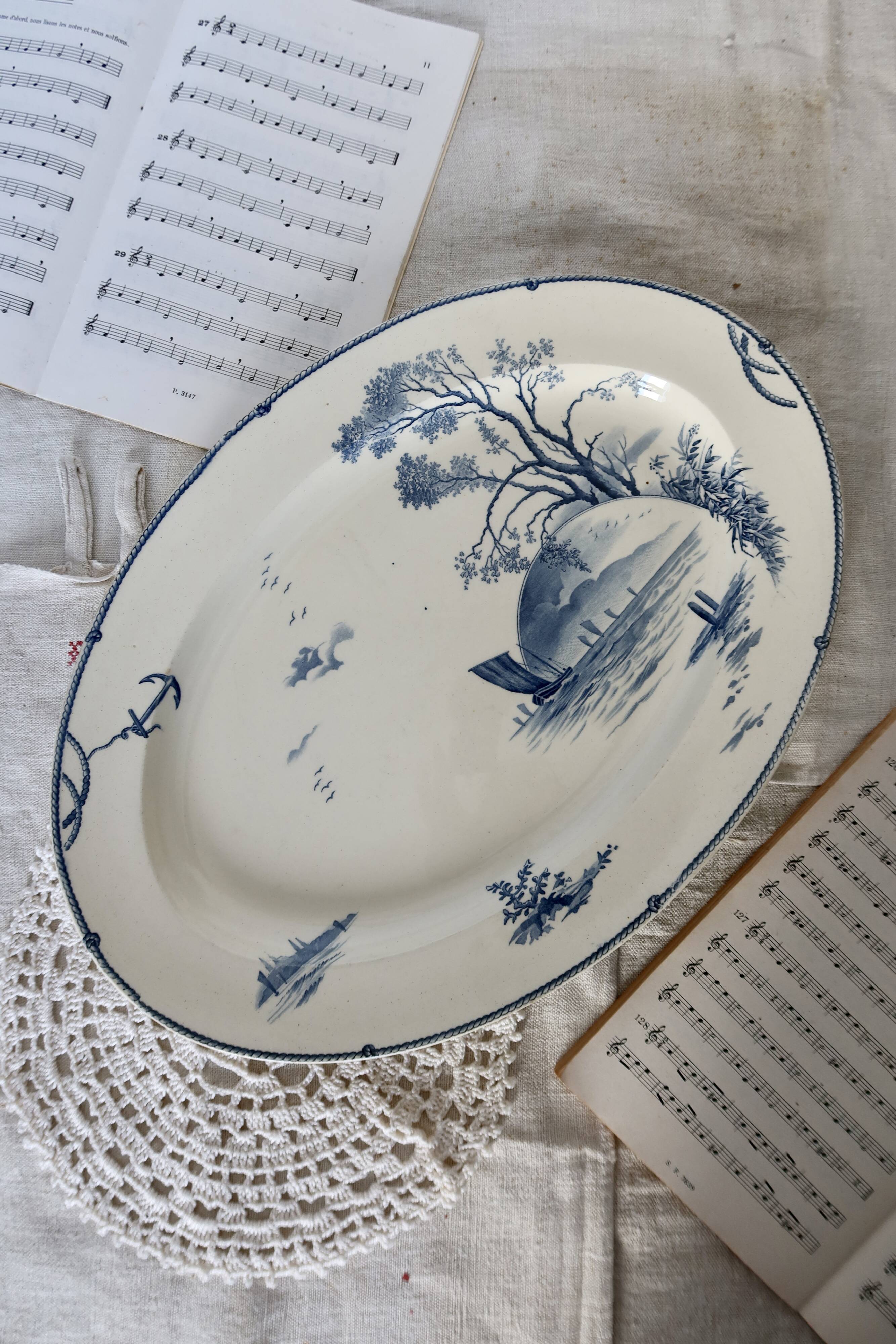 Table service 63 pieces Gien earthenware 19th century Marines model