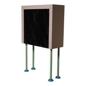 Cabinet de style Memphis