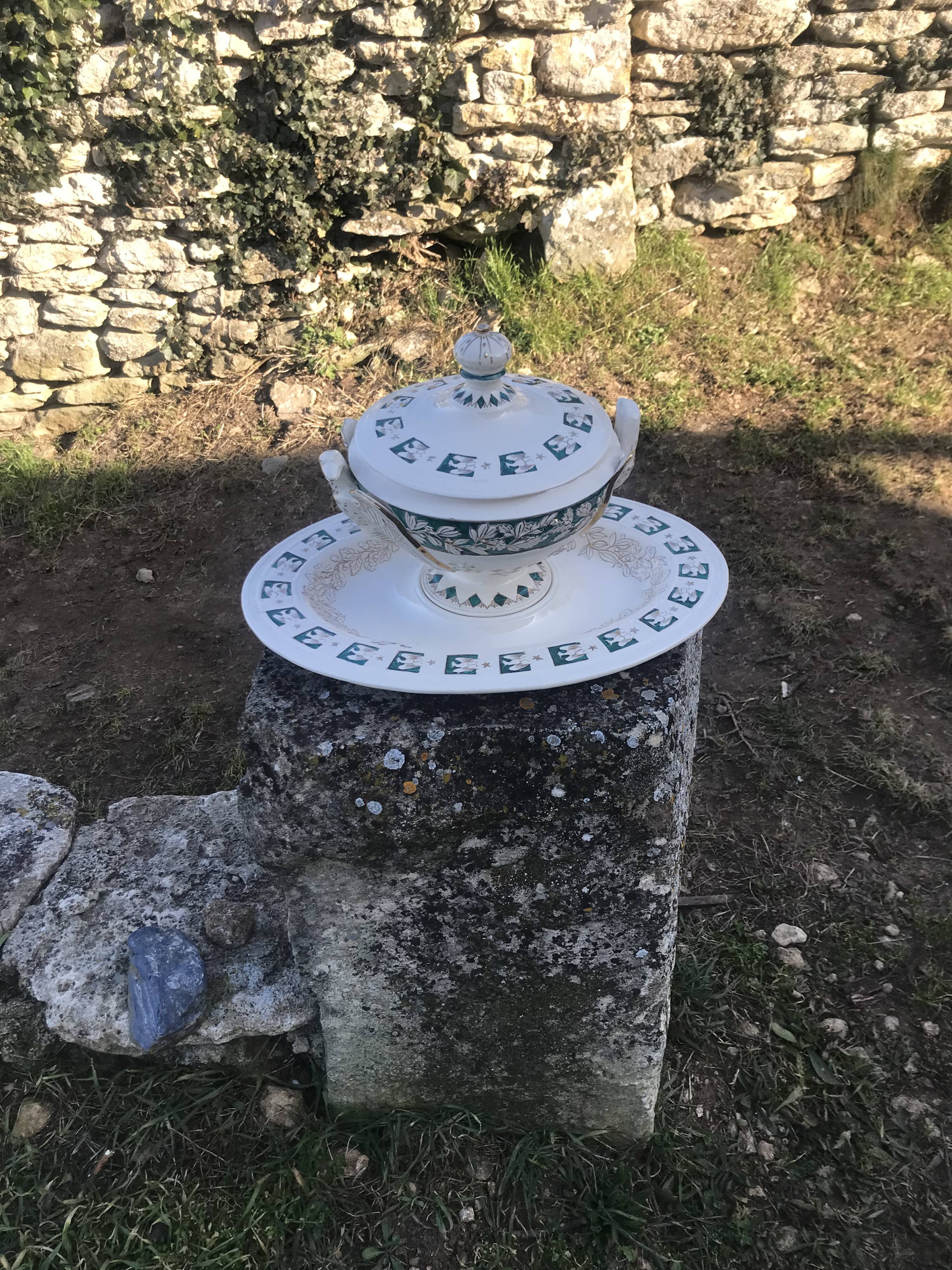Soup bowl and serving dish empire style