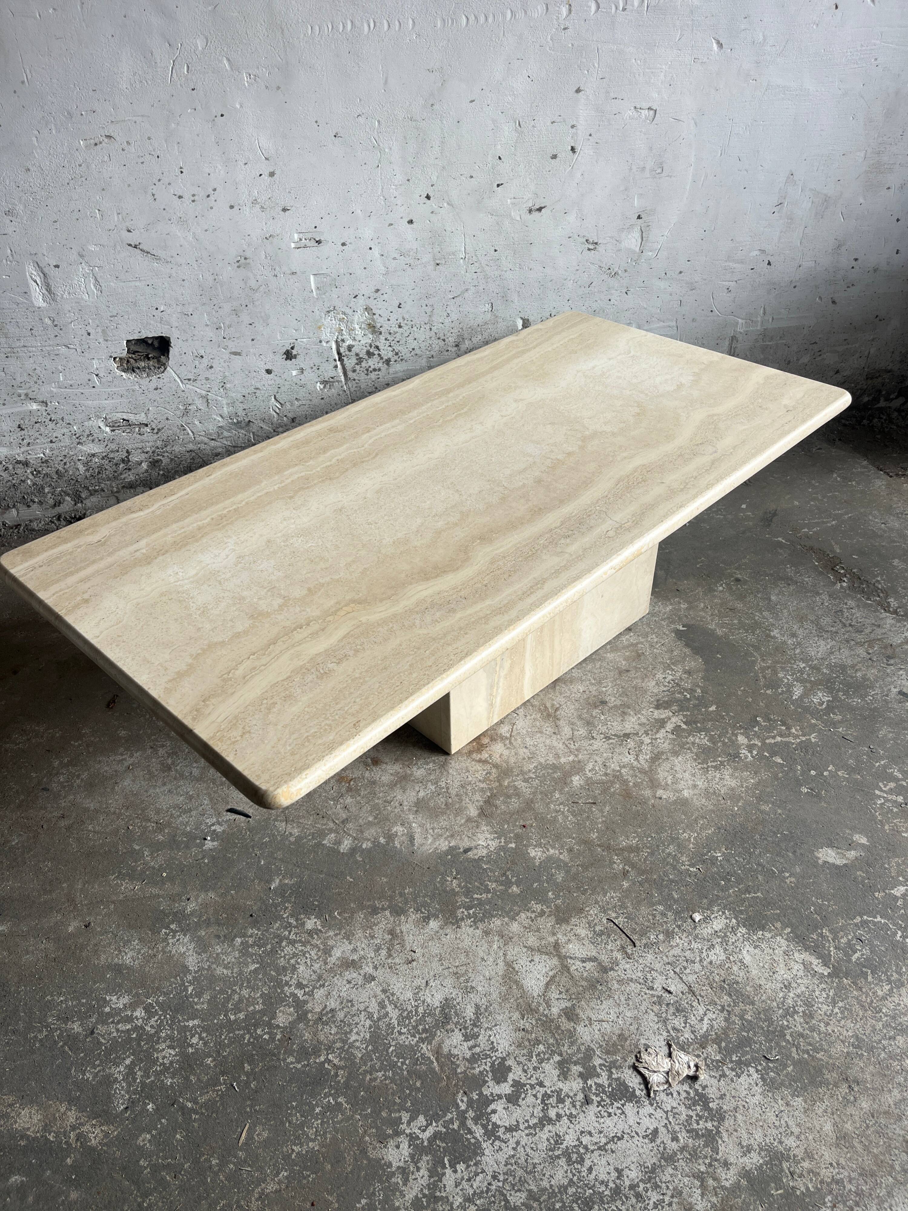 Italian coffee table in travertine – 1970s