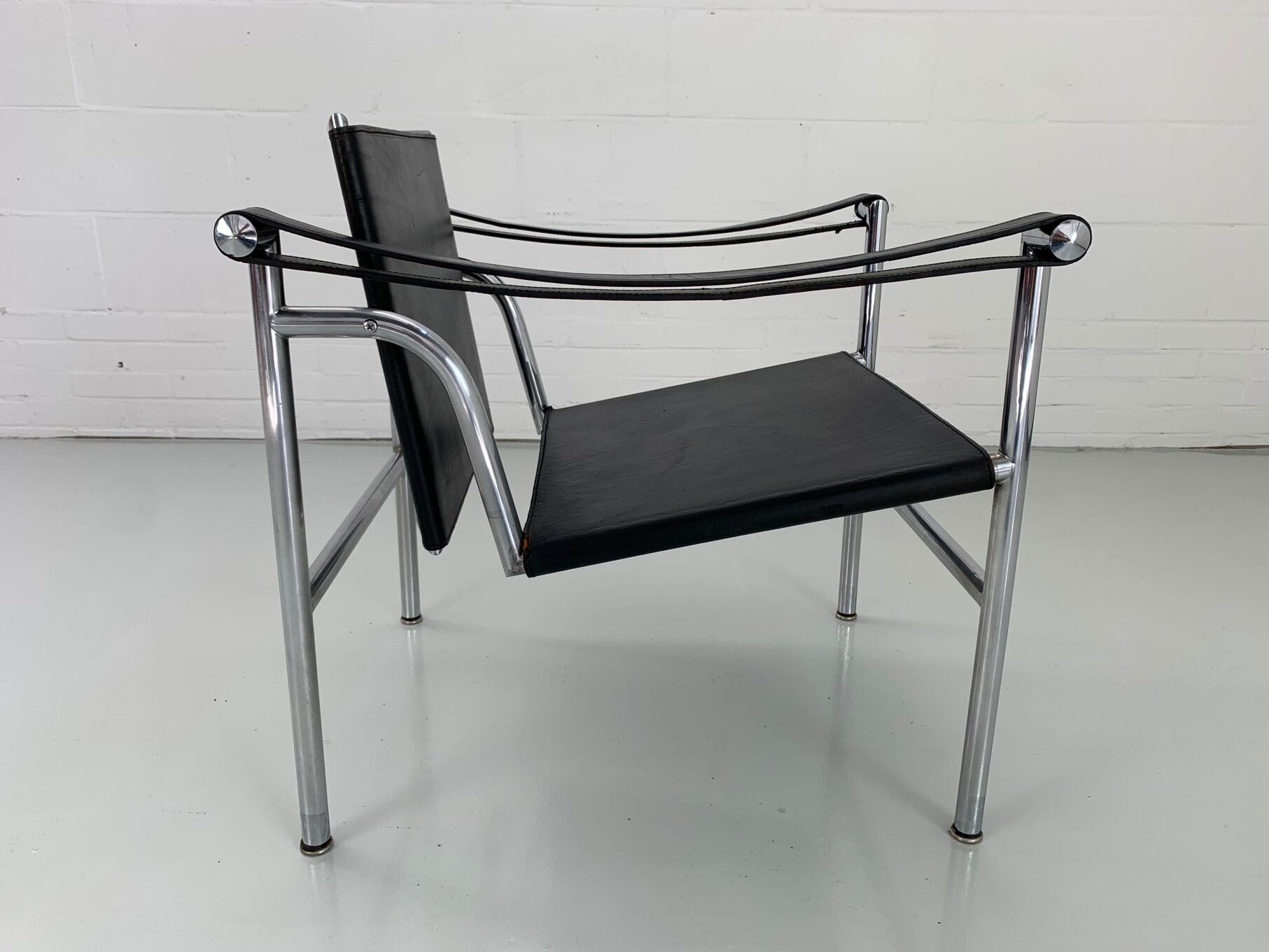 LC1 chair by Le Corbusier | Selency