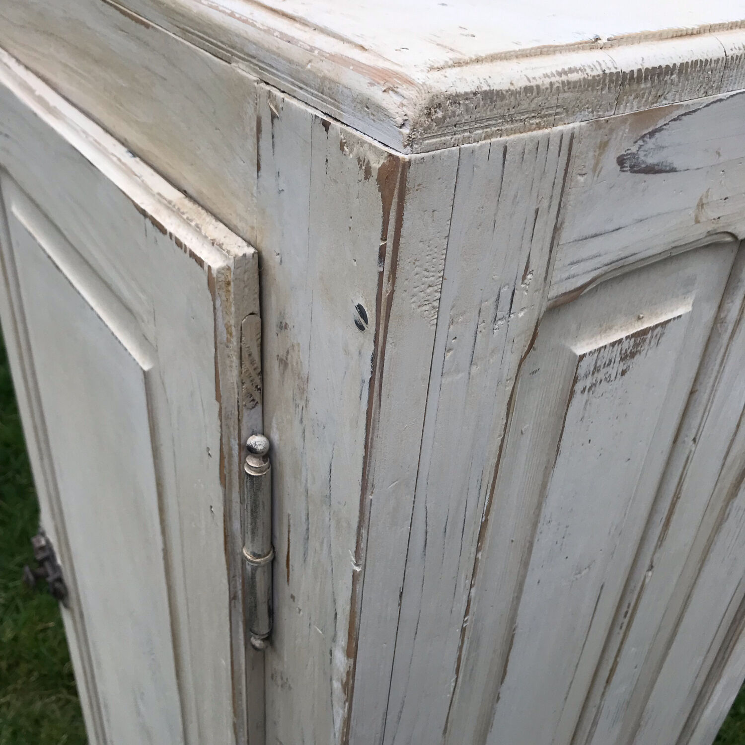 Vintage wooden jam putty color