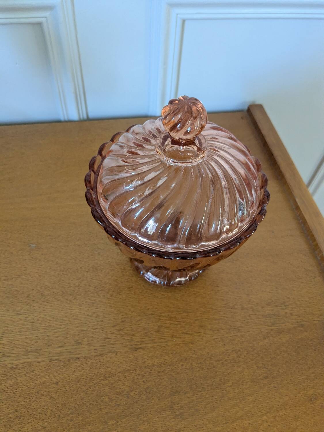 Vintage bonbonnière