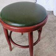 Tabouret de pub irlandais vintage : assise en cuir vert, bois courbé, style Thonet