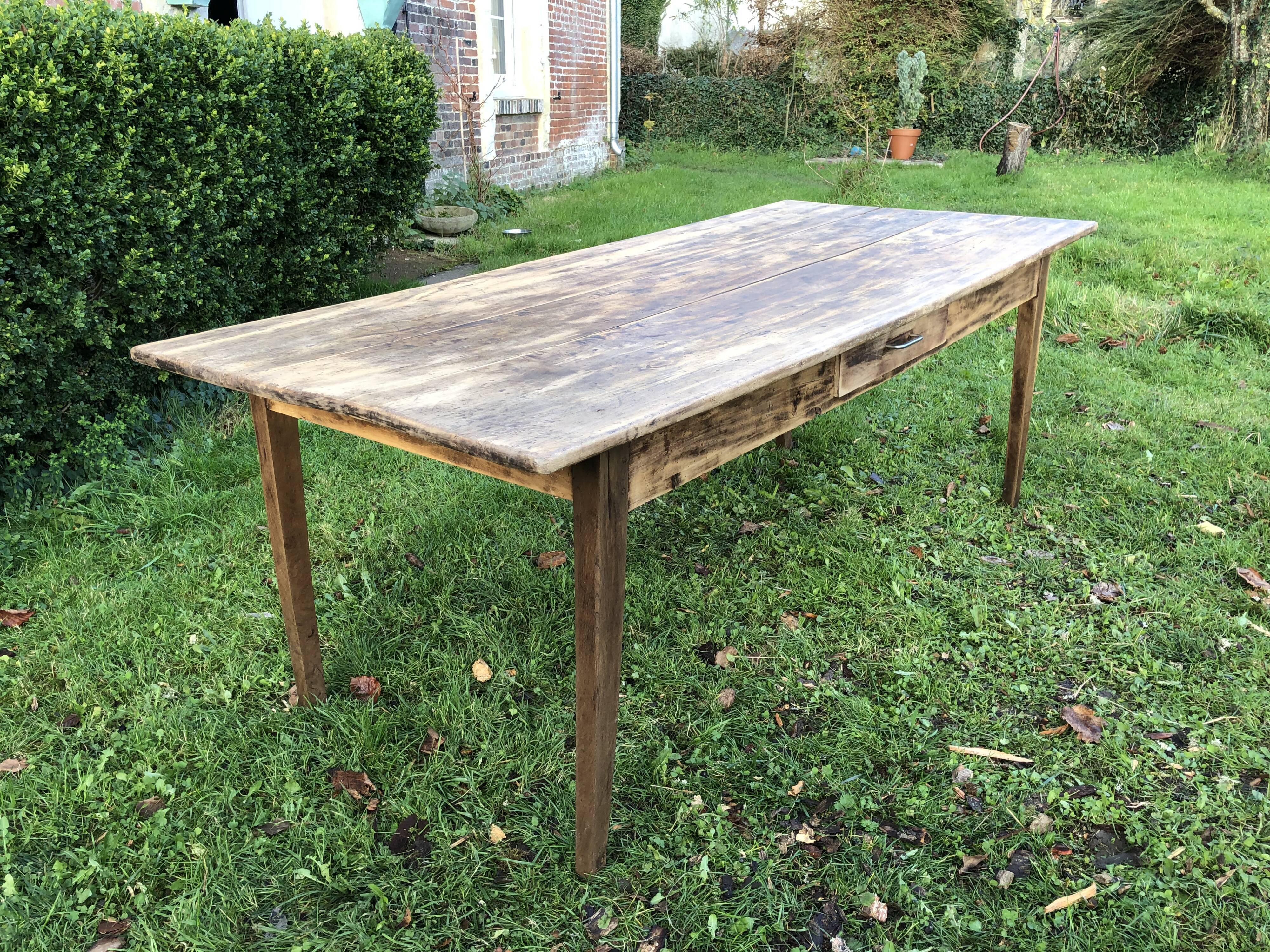 Farm table