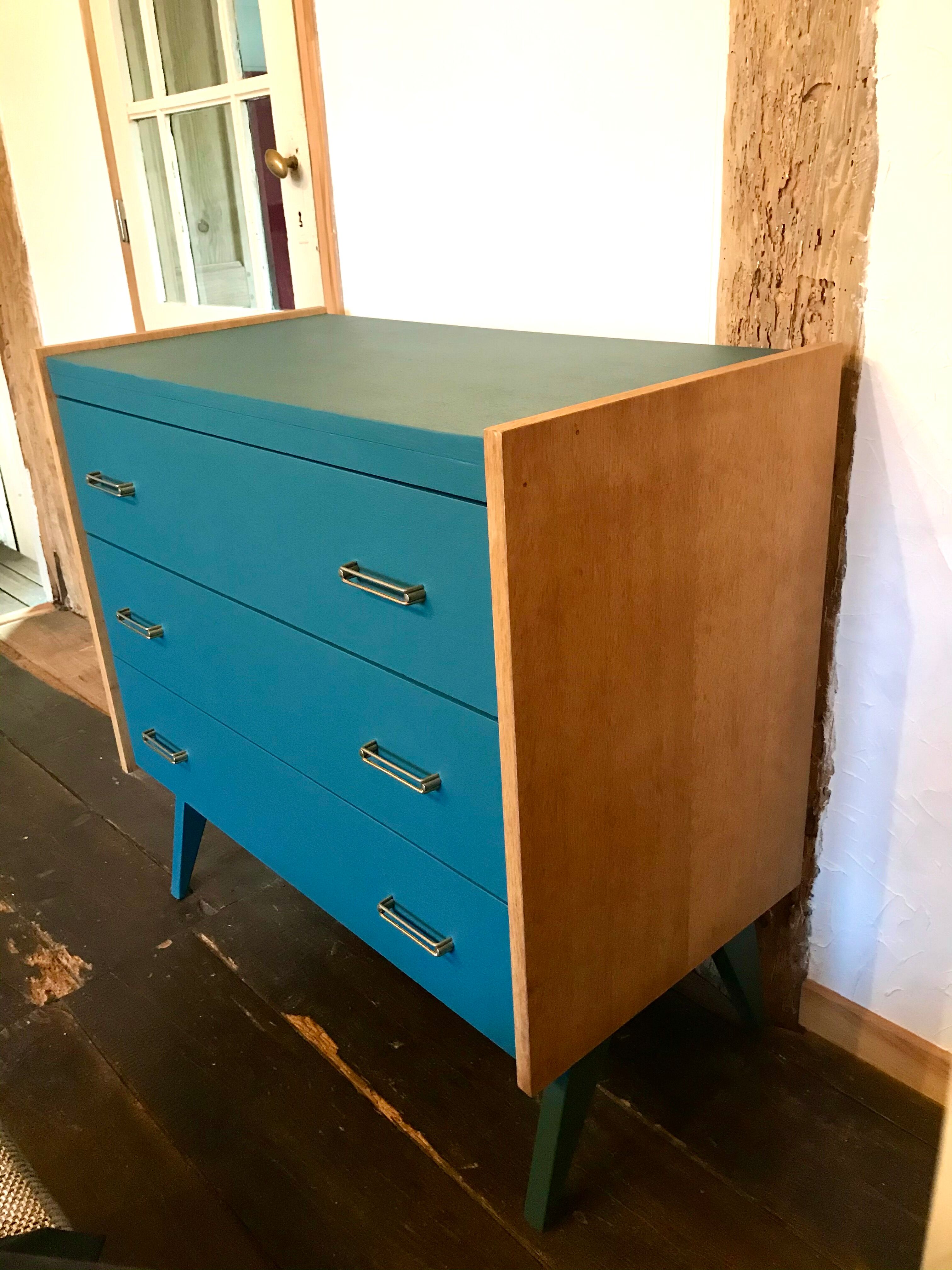 Vintage chest of drawers