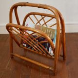 Foldable magazine rack in wicker