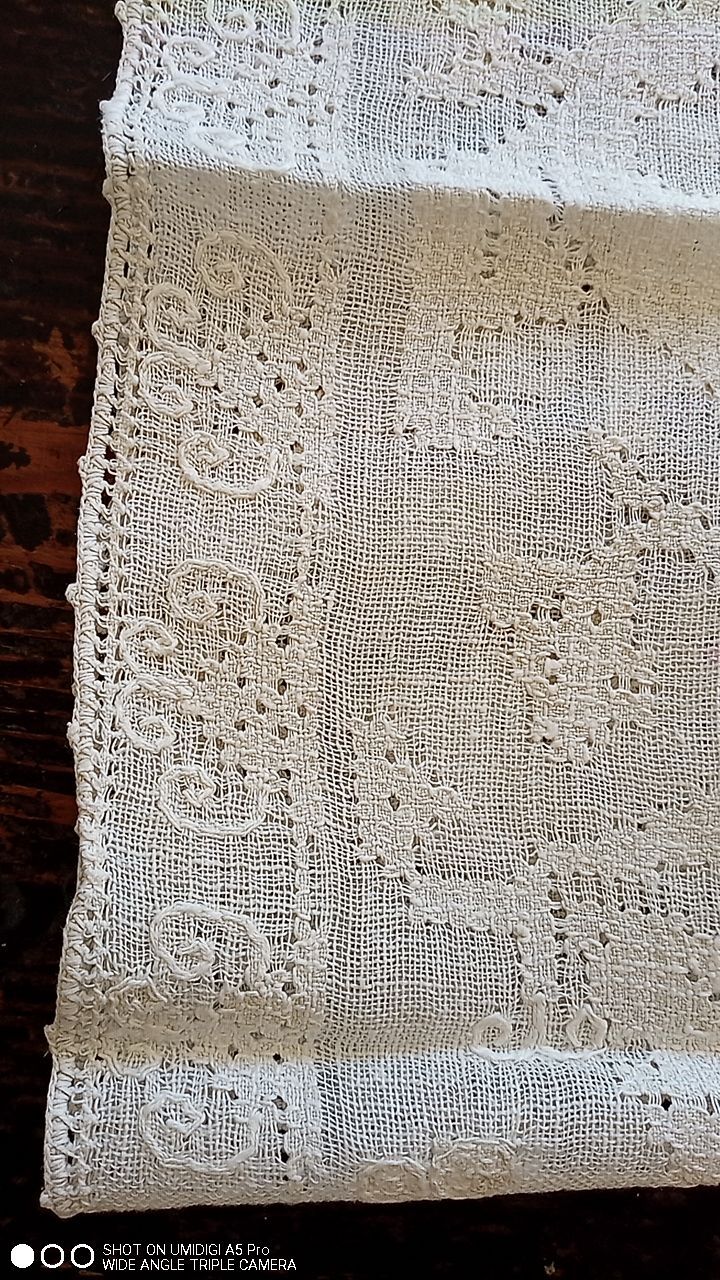 Old lace table runner 38 x 128 cm - decoration vine branch