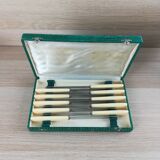 10 knives in box