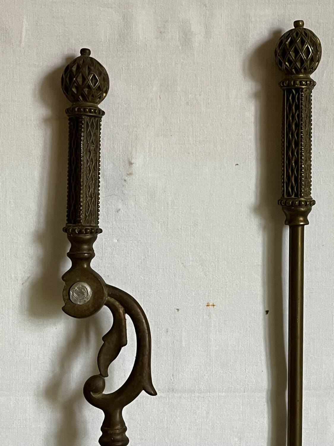 Accessoires de cheminée anciens en laiton