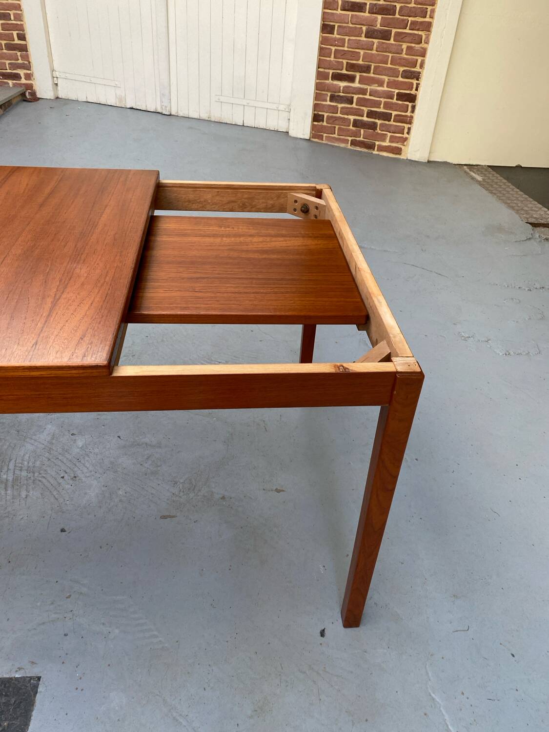 Scandinavian dining room table