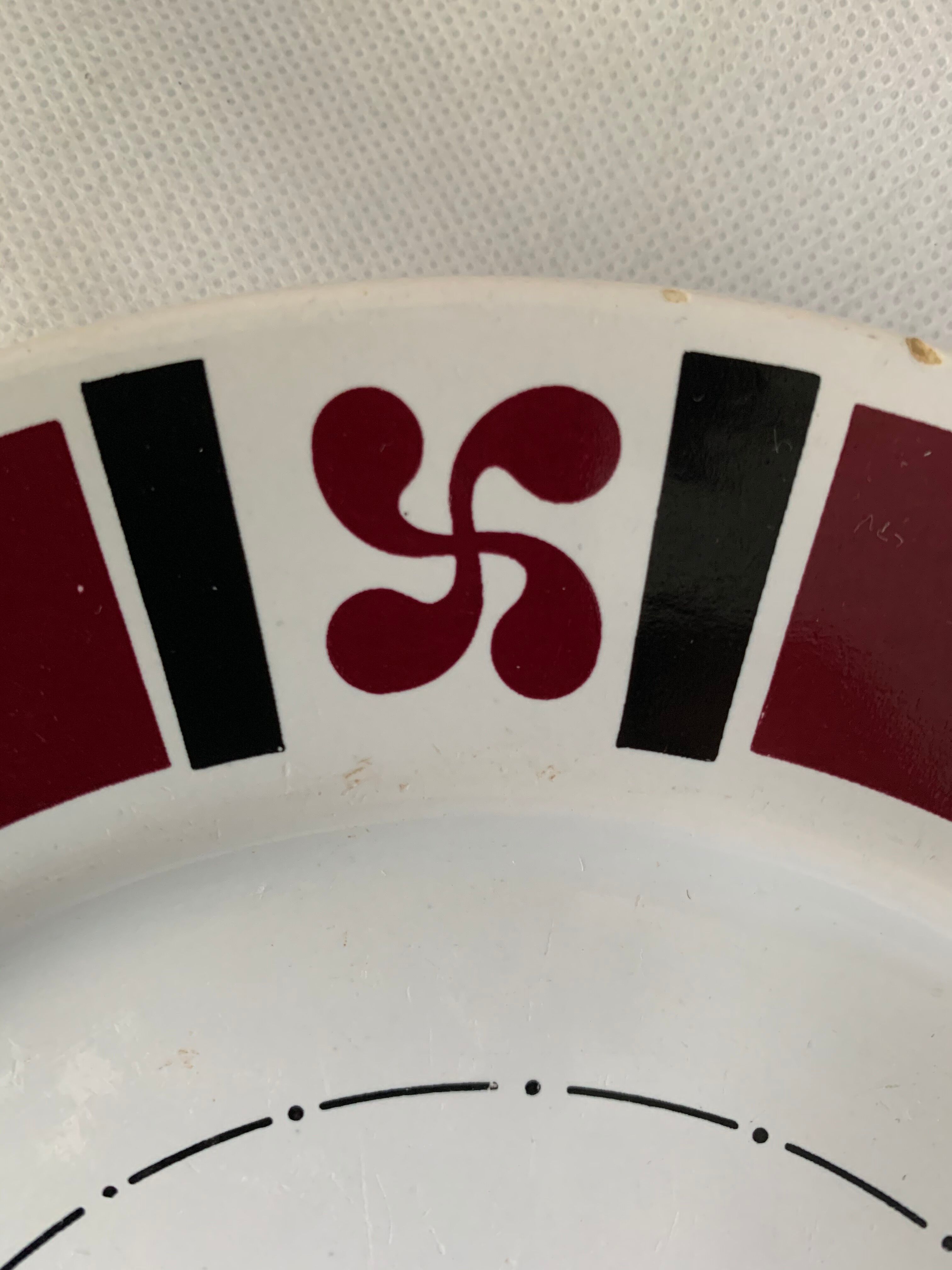 Basque women's plate Sieulanne Bayonne