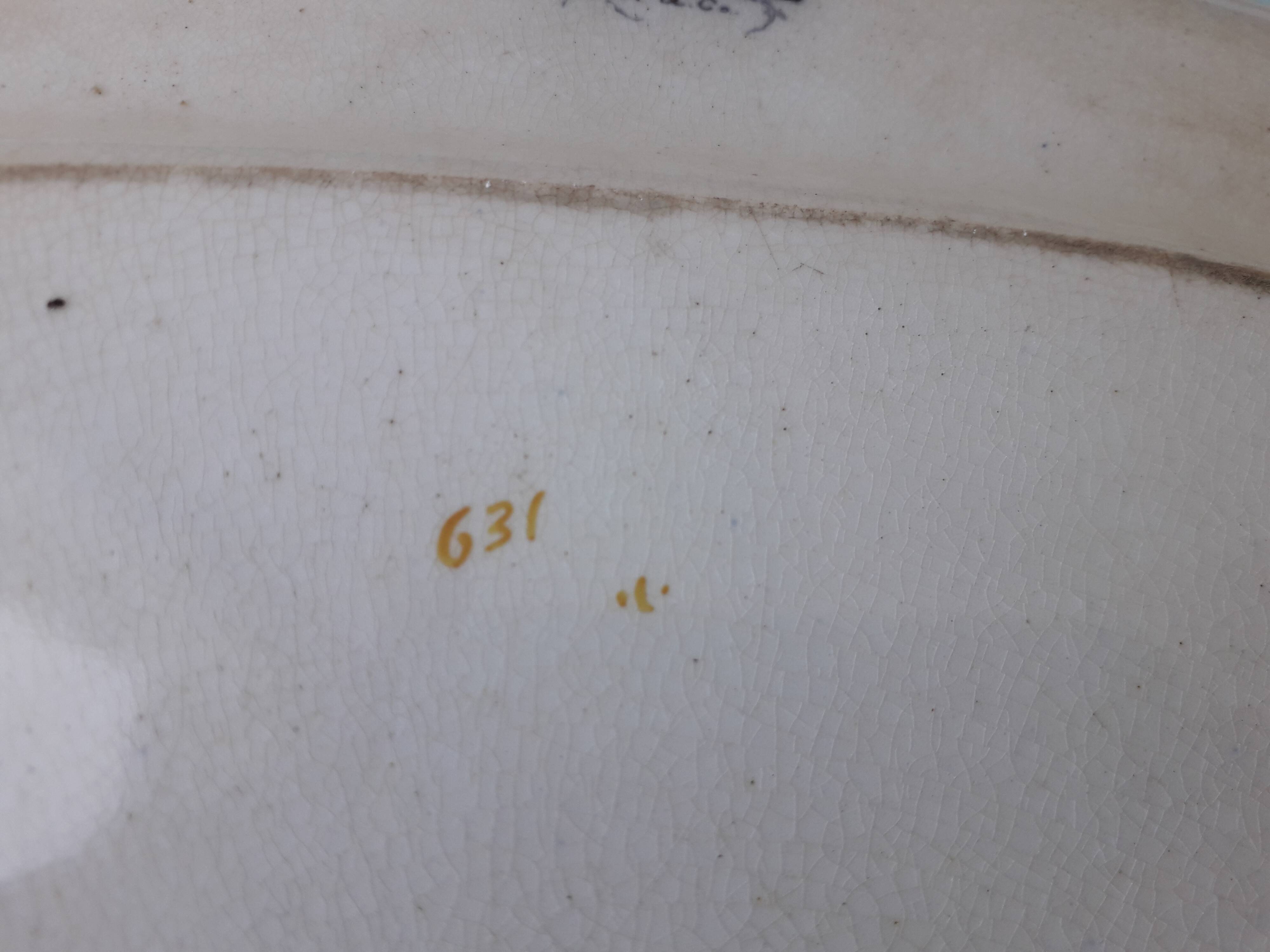 Plat en faience décor japonisant