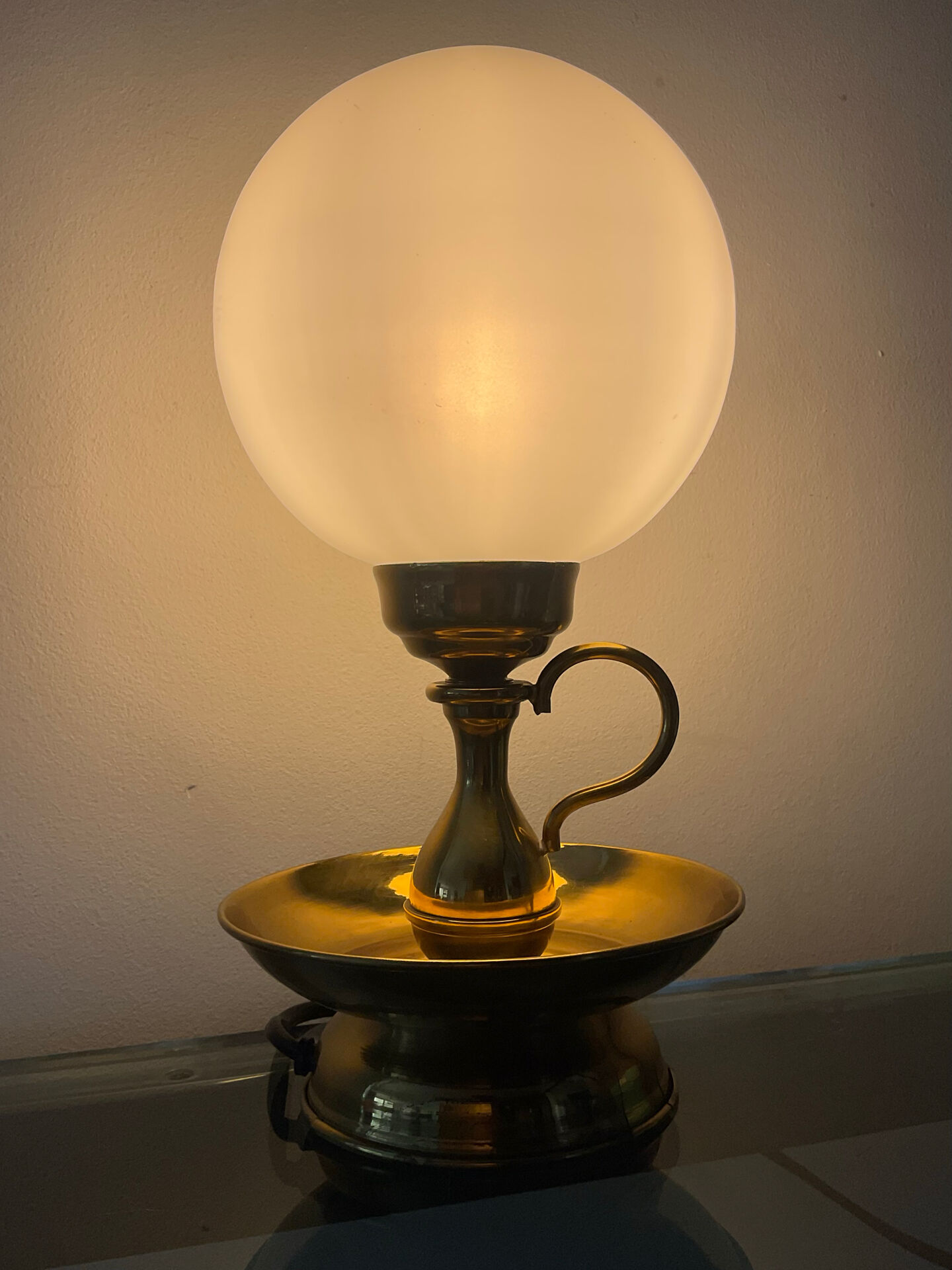 Vintage brass and opaline lamp from the 1970s.