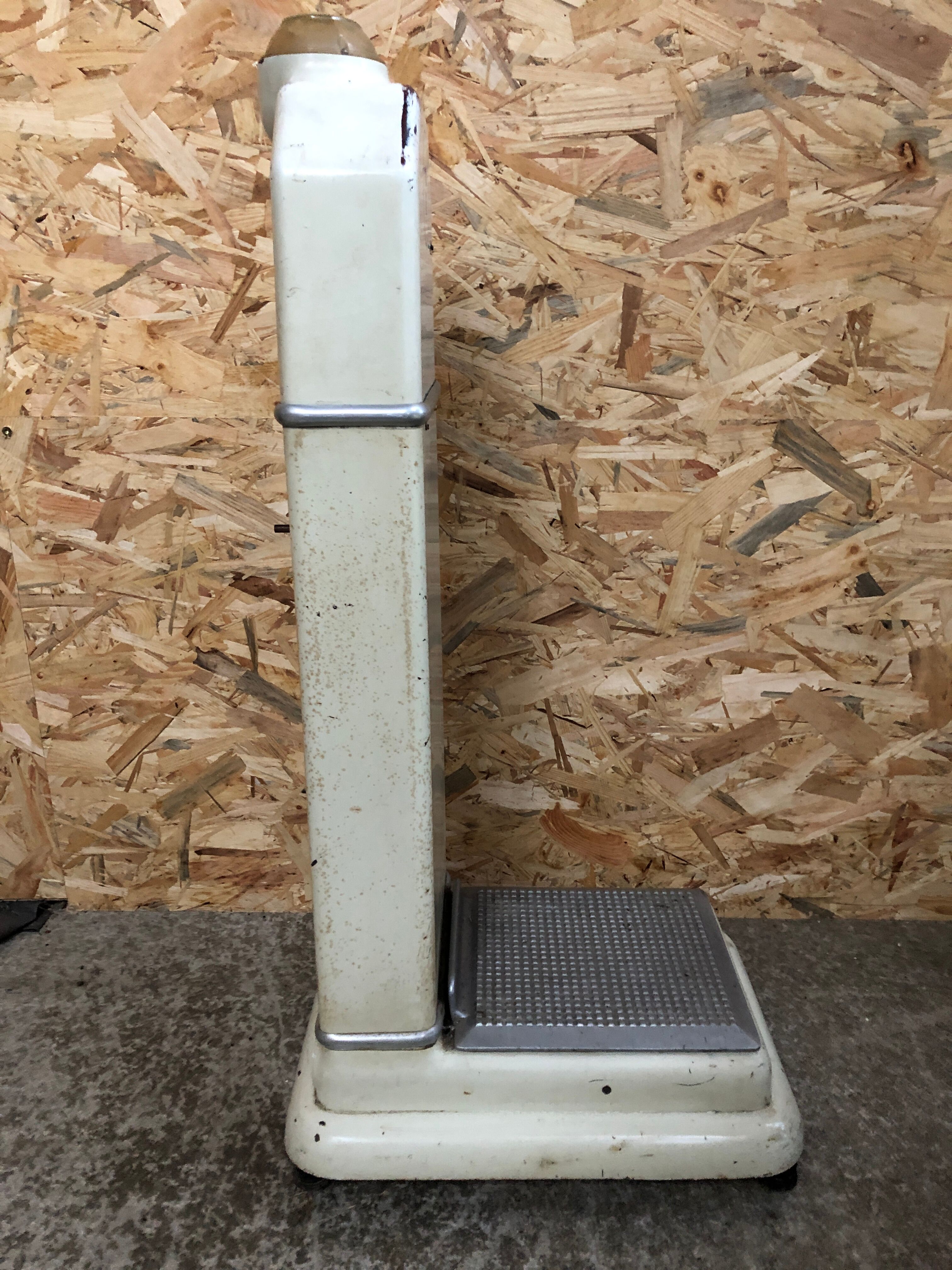 Old pharmacy scale TESTUT metal white + tray gray vintage