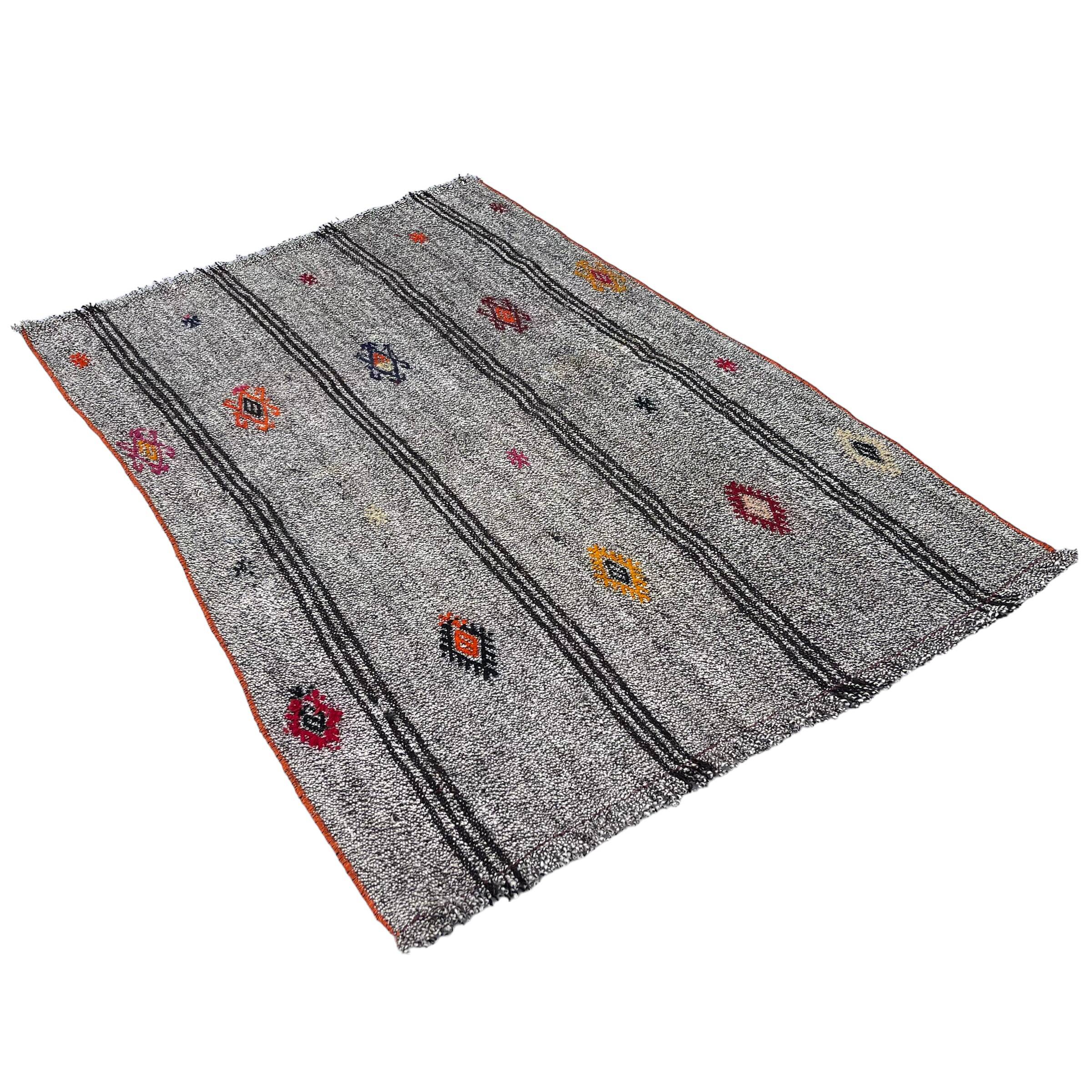 Vintage turkish kilim rug , 121x 86 cm