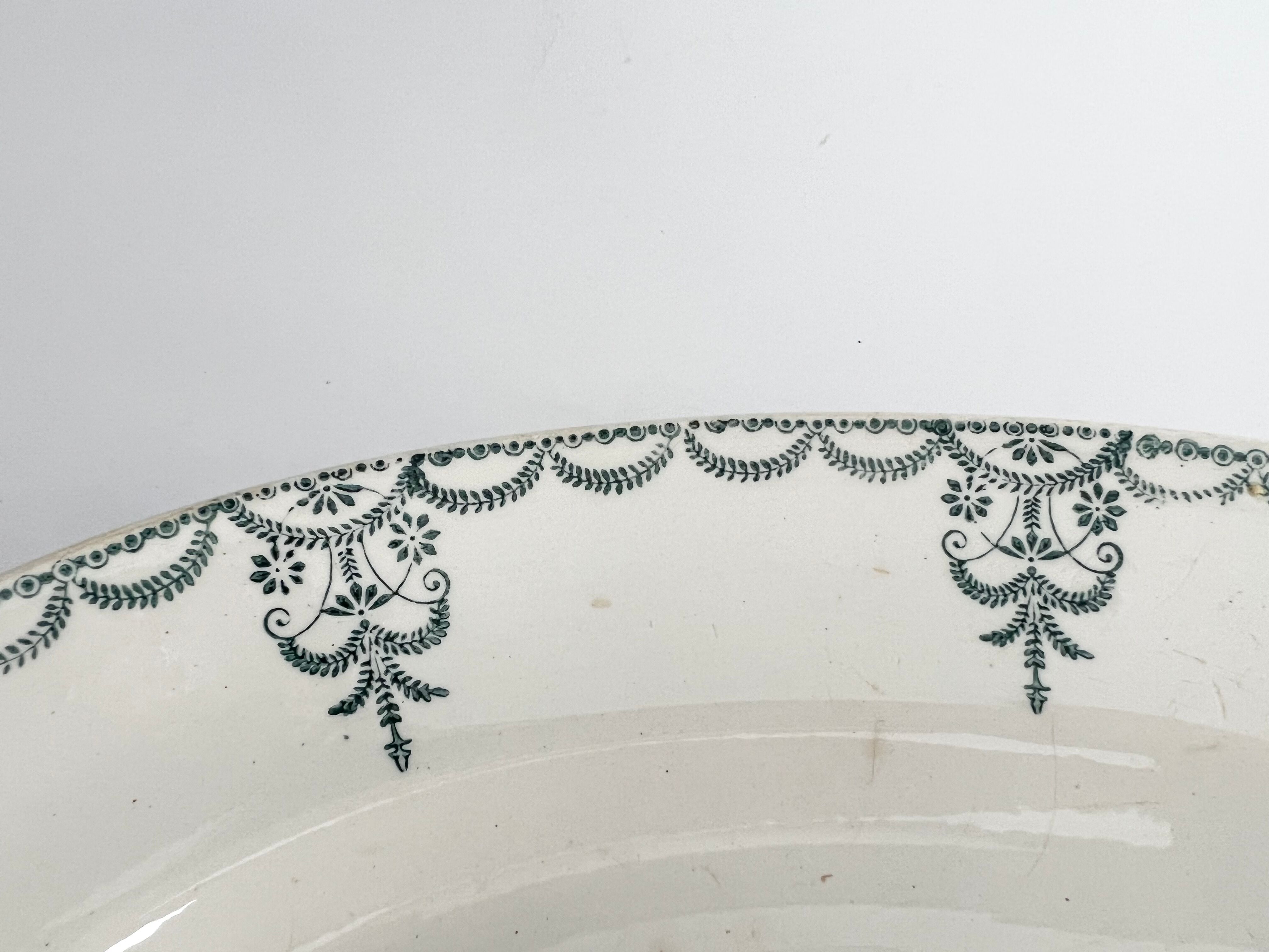 Dish Terre de Fer garland Louis XVI