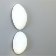 Paire de lampes murales ou de plafond en verre blanc Art Déco