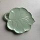 Vide poche, barbotine en forme de feuille verte vintage