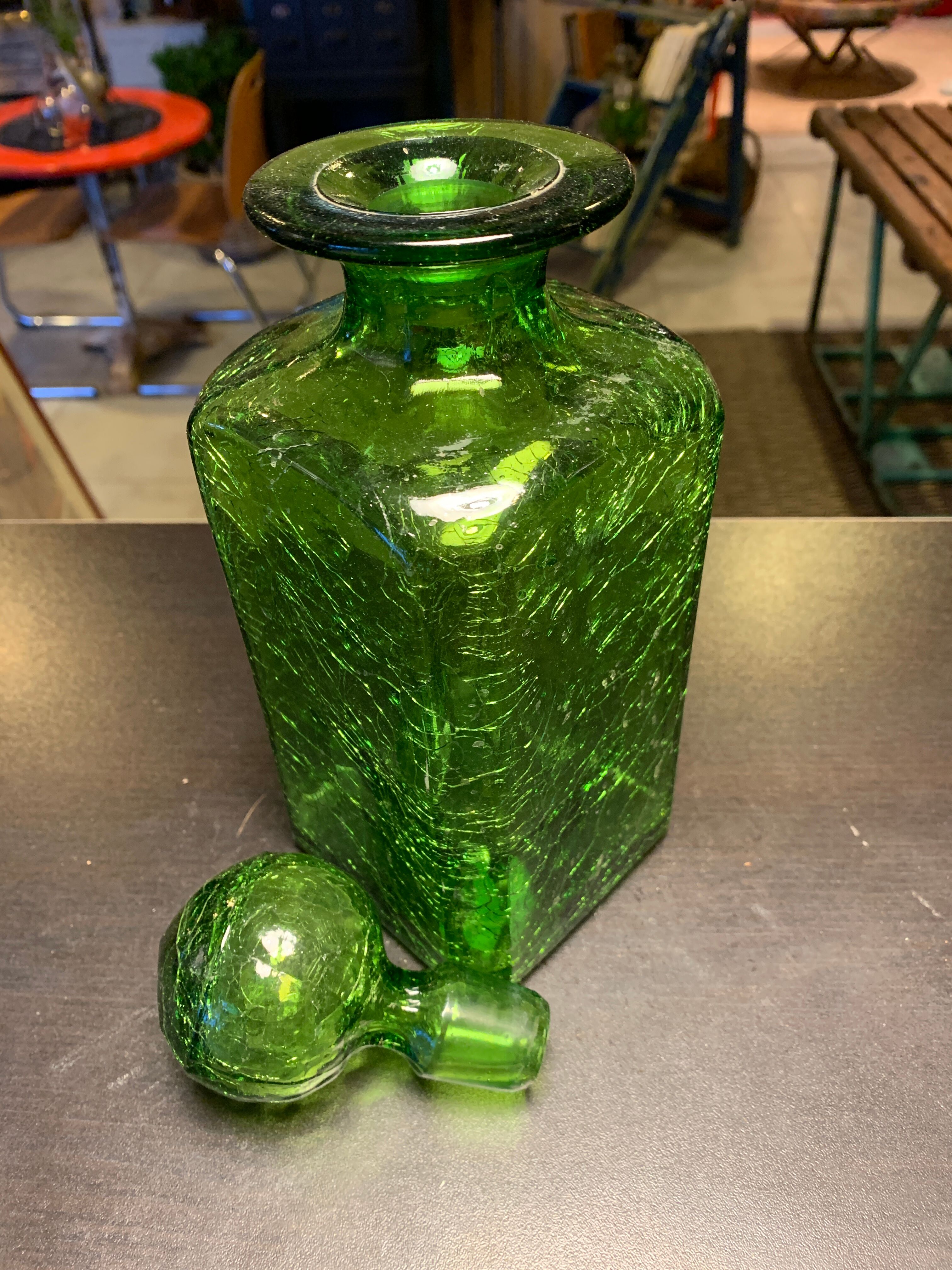 Green cracked carafe
