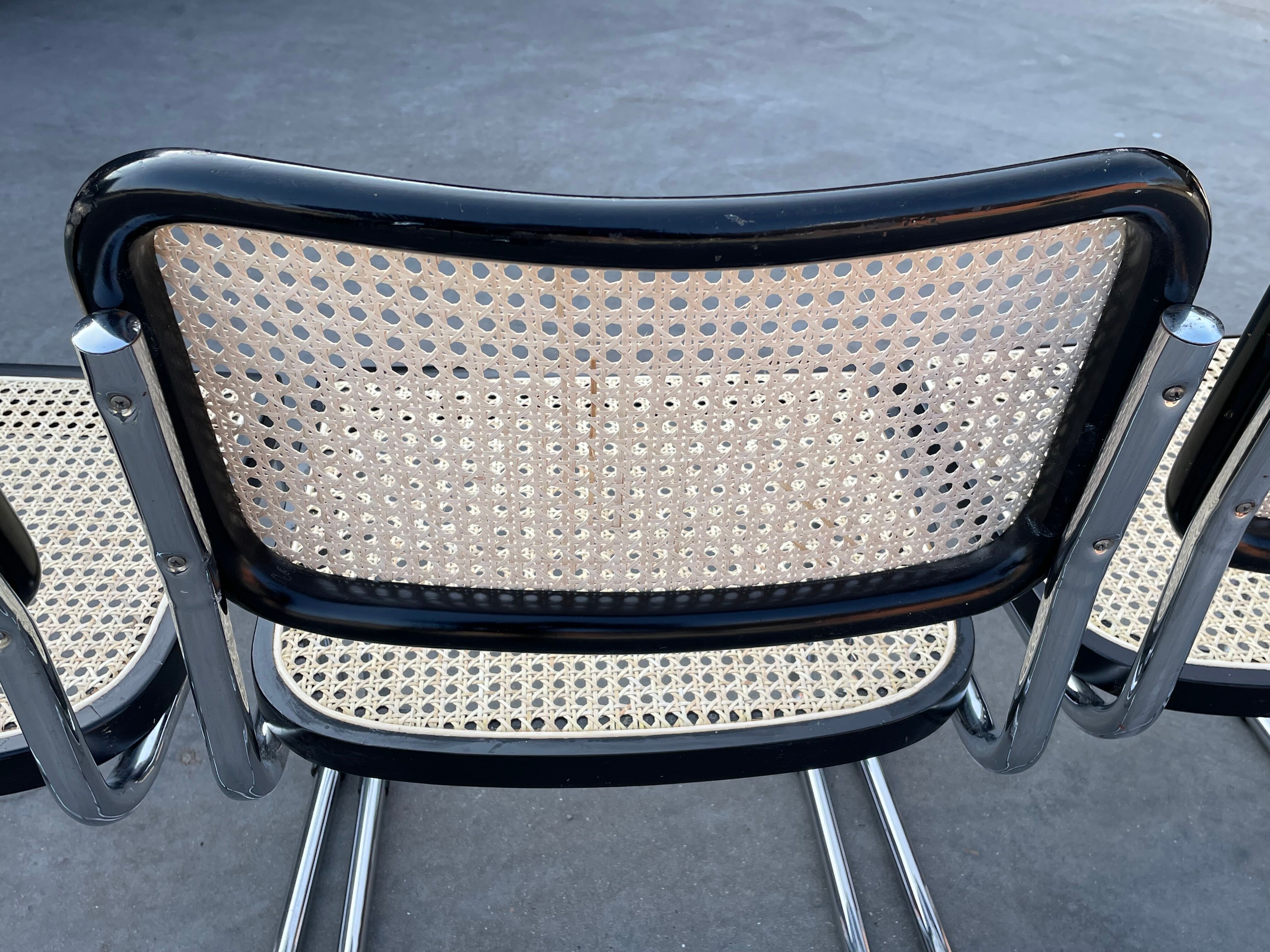 Ensemble de 4 chaises vintage modèle Cesca B32 en noir et chrome