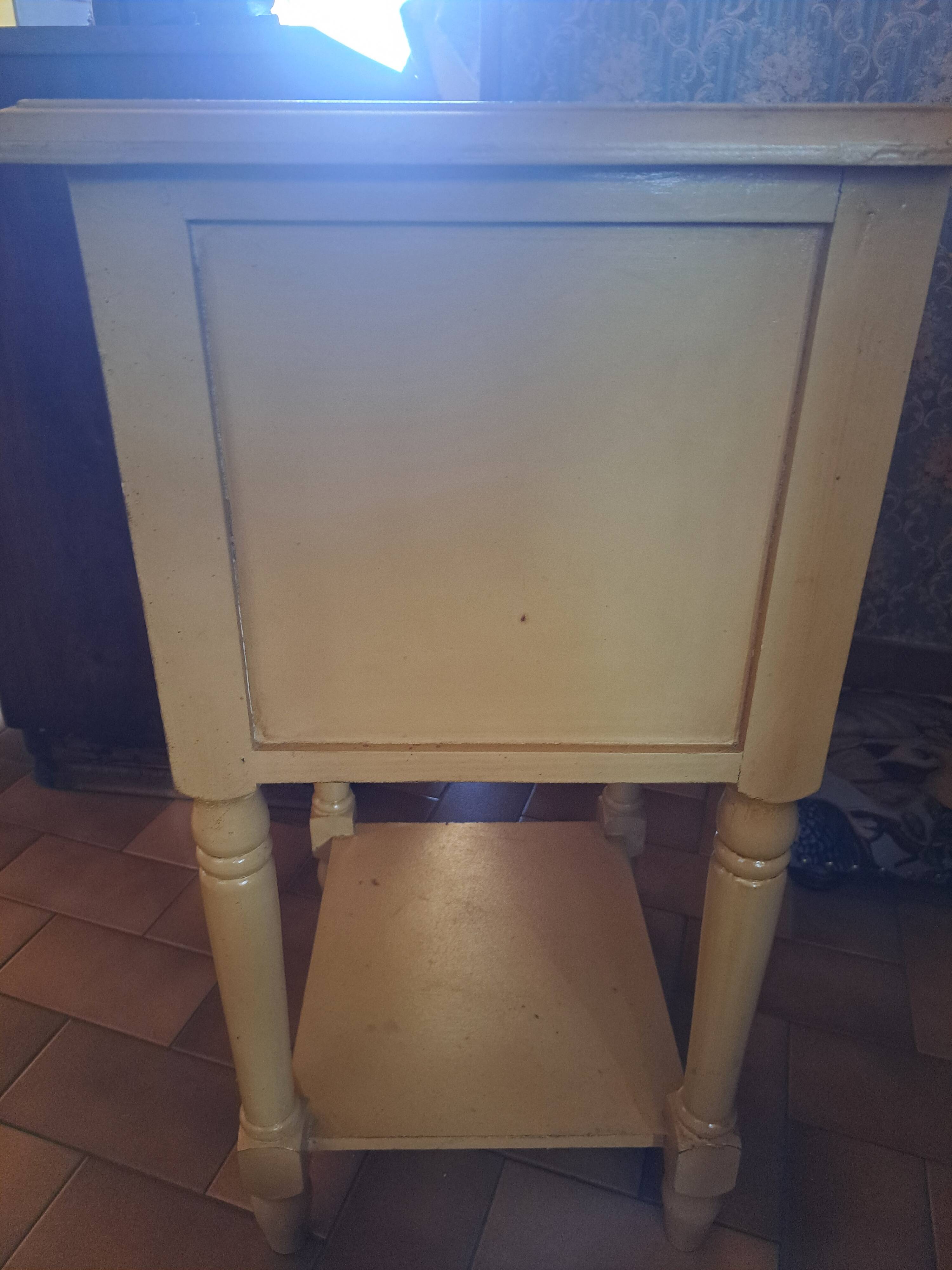 table chevet