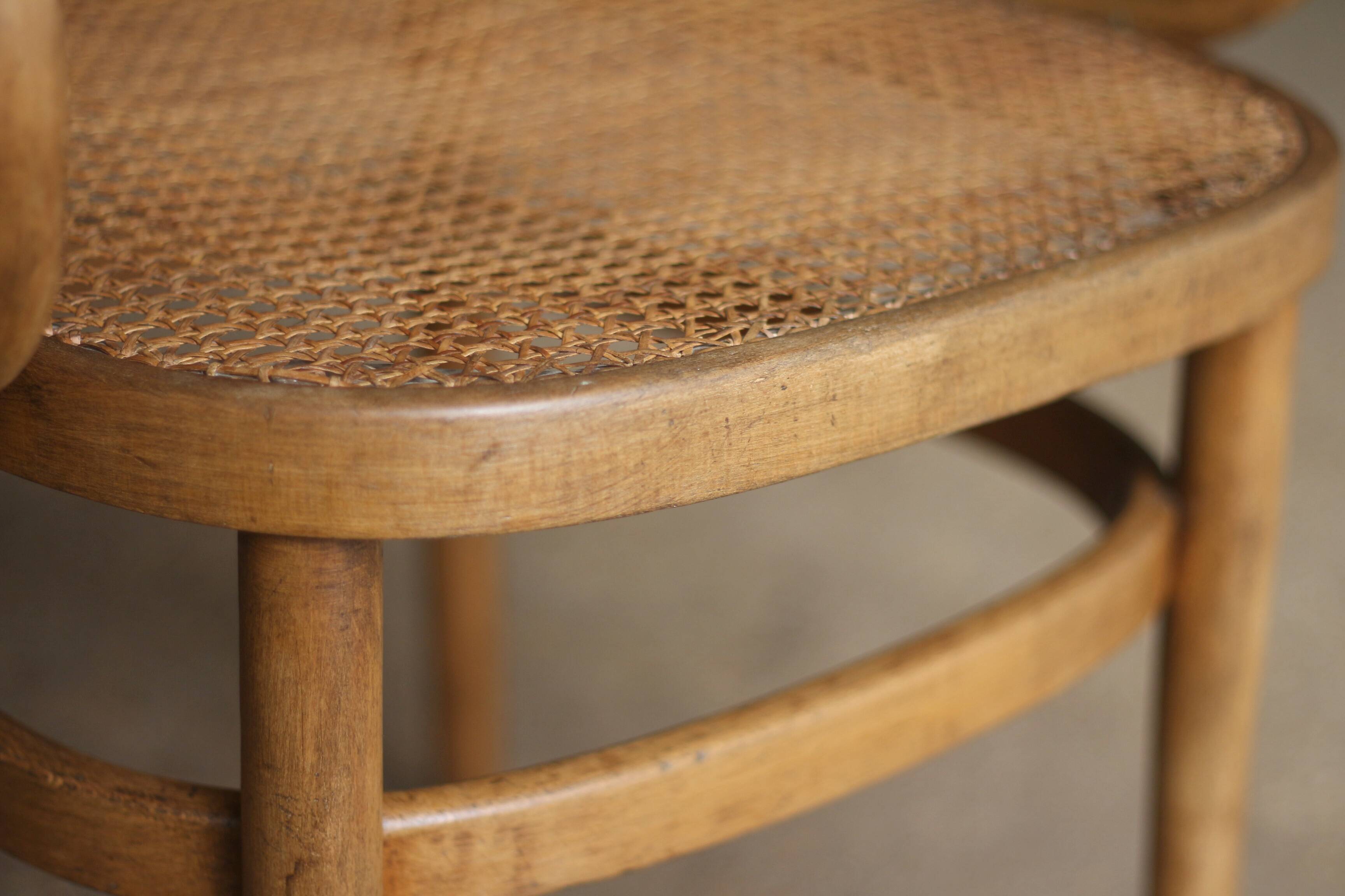 fauteuil en bois courbé  (Cambier ou Carton) vers 1900.