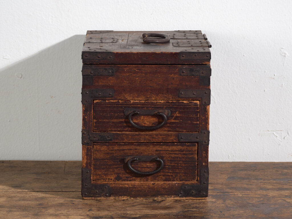 Japanese ko-dansu with hinged lid and paulownia wood drawers, Meiji–Taishō period, circa 1868–1926.