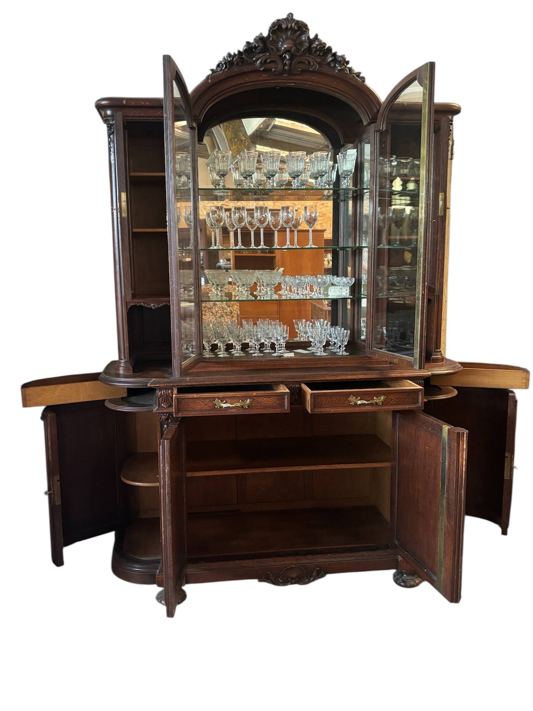 Rococo style Louis XV display cabinet/ showcase