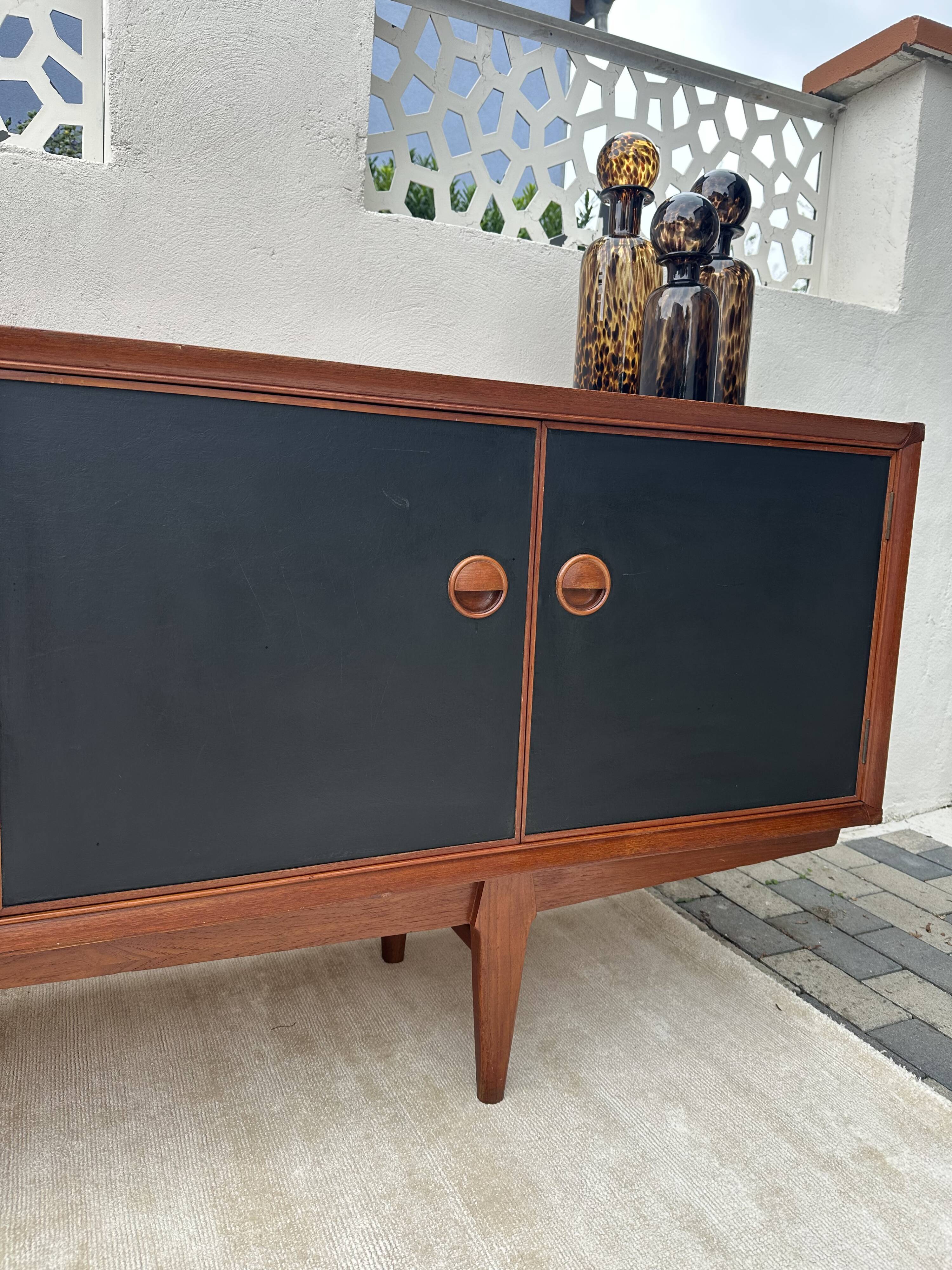 Grande enfilade Rudolf Bernd Glatzel pour Fristho
