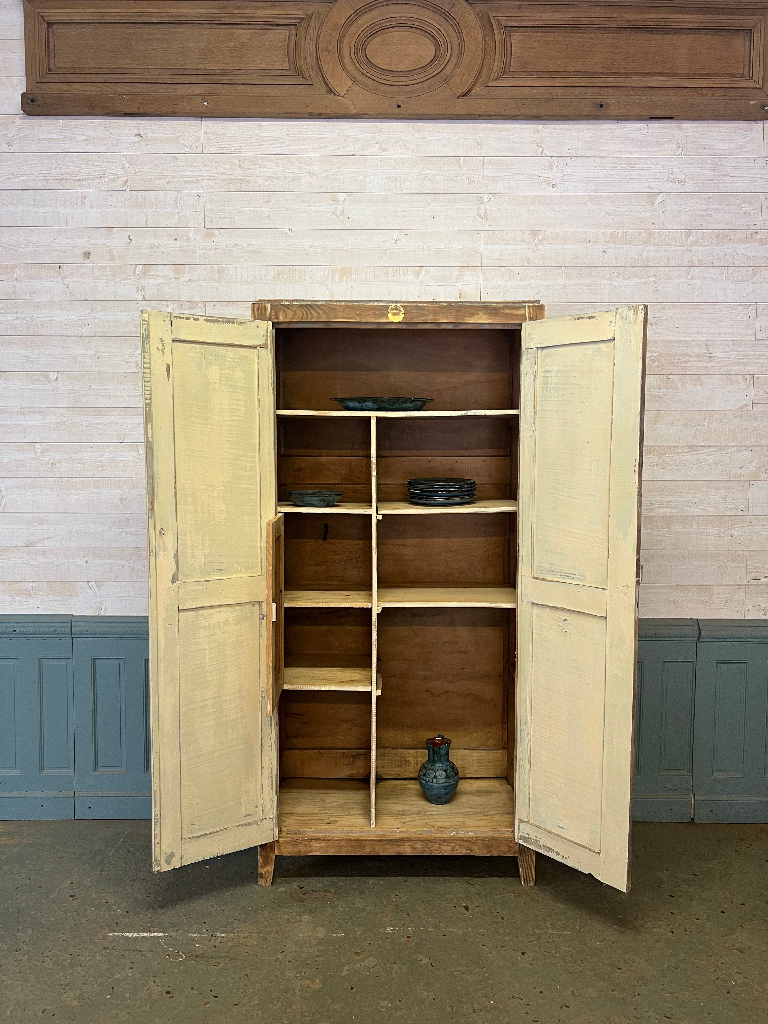 Workshop cabinet