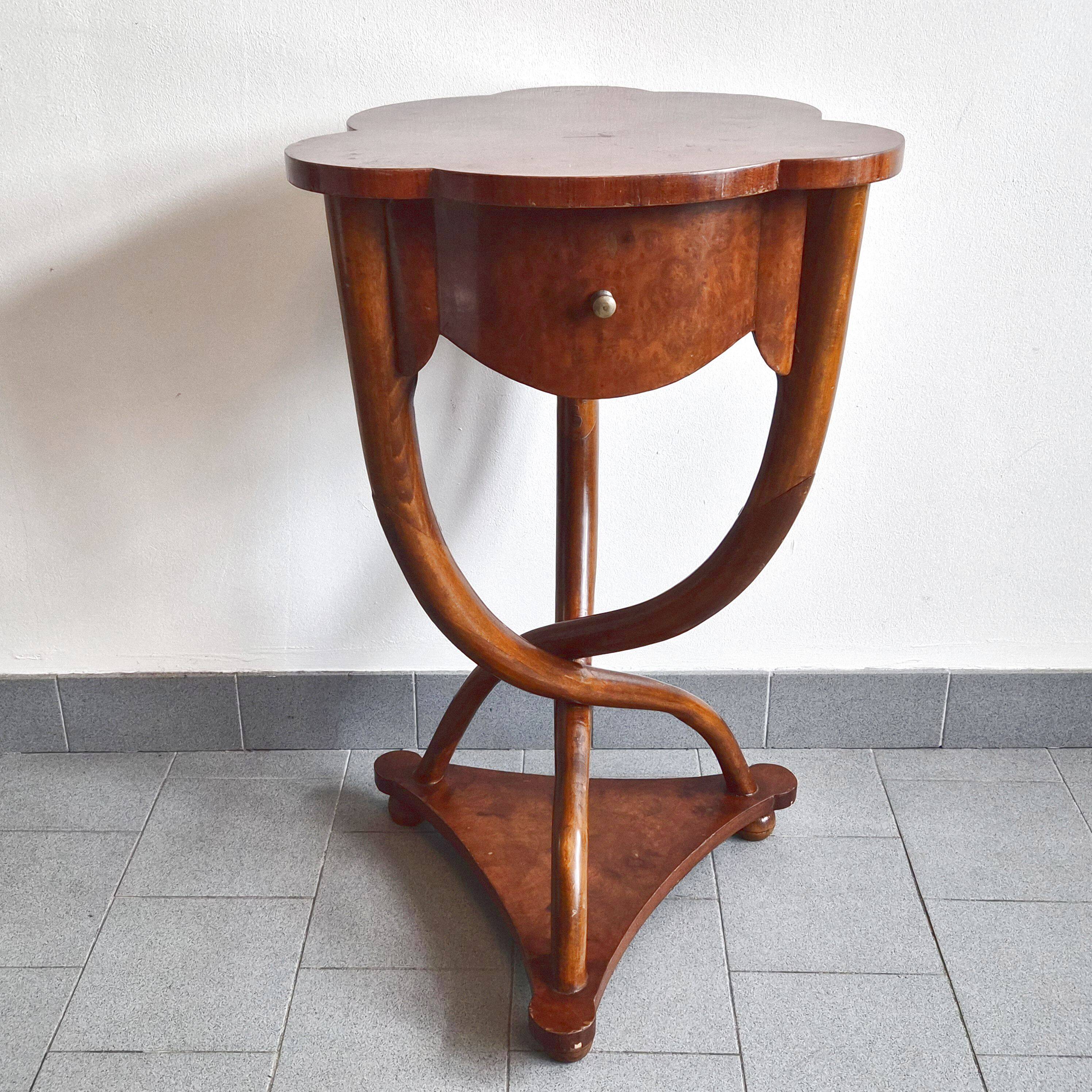 Art Nouveau side table in elm burl