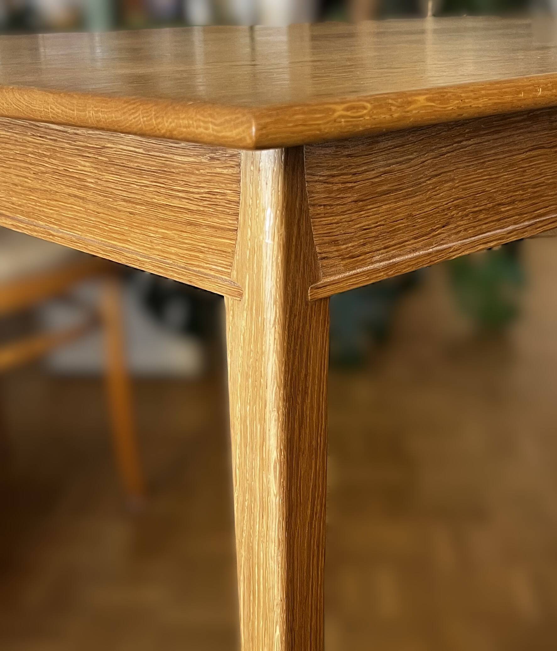 Table à manger sur-mesure en chêne massif — style scandinave - ébéniste