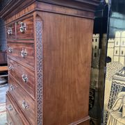 Commode dites « Tallboy » anglais 19eme