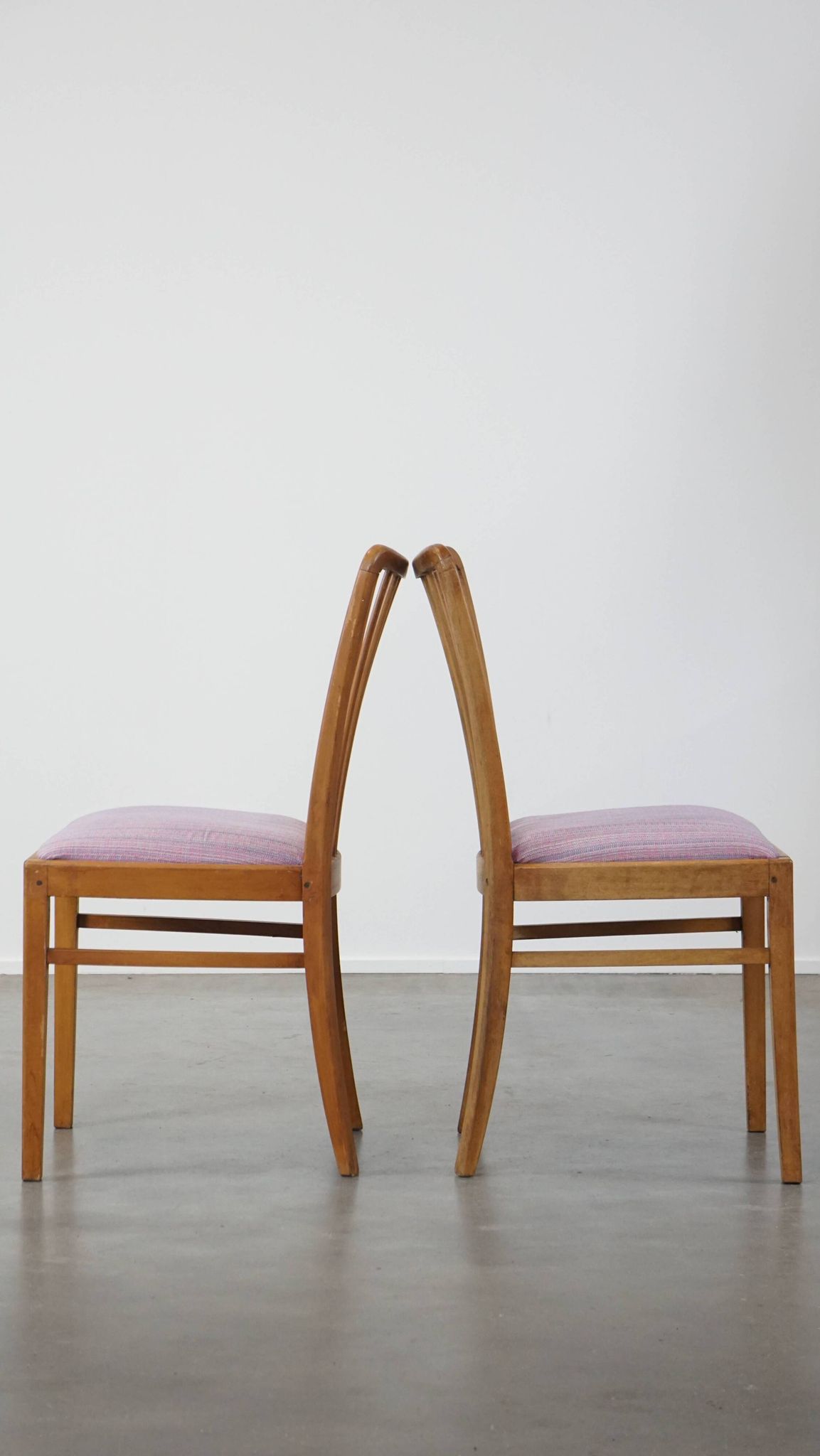 Set of 4 vintage Danish design dining chairs from the 1970s with light purple fabric seats
